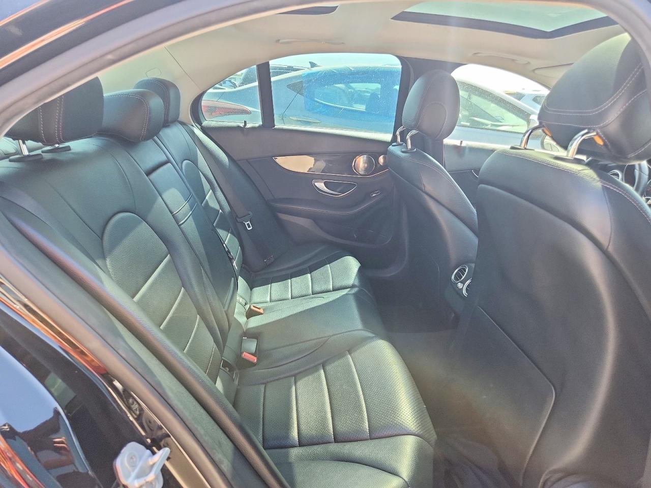2015 Mercedes-benz C 300 Black vin: 55SWF4JB4FU068097