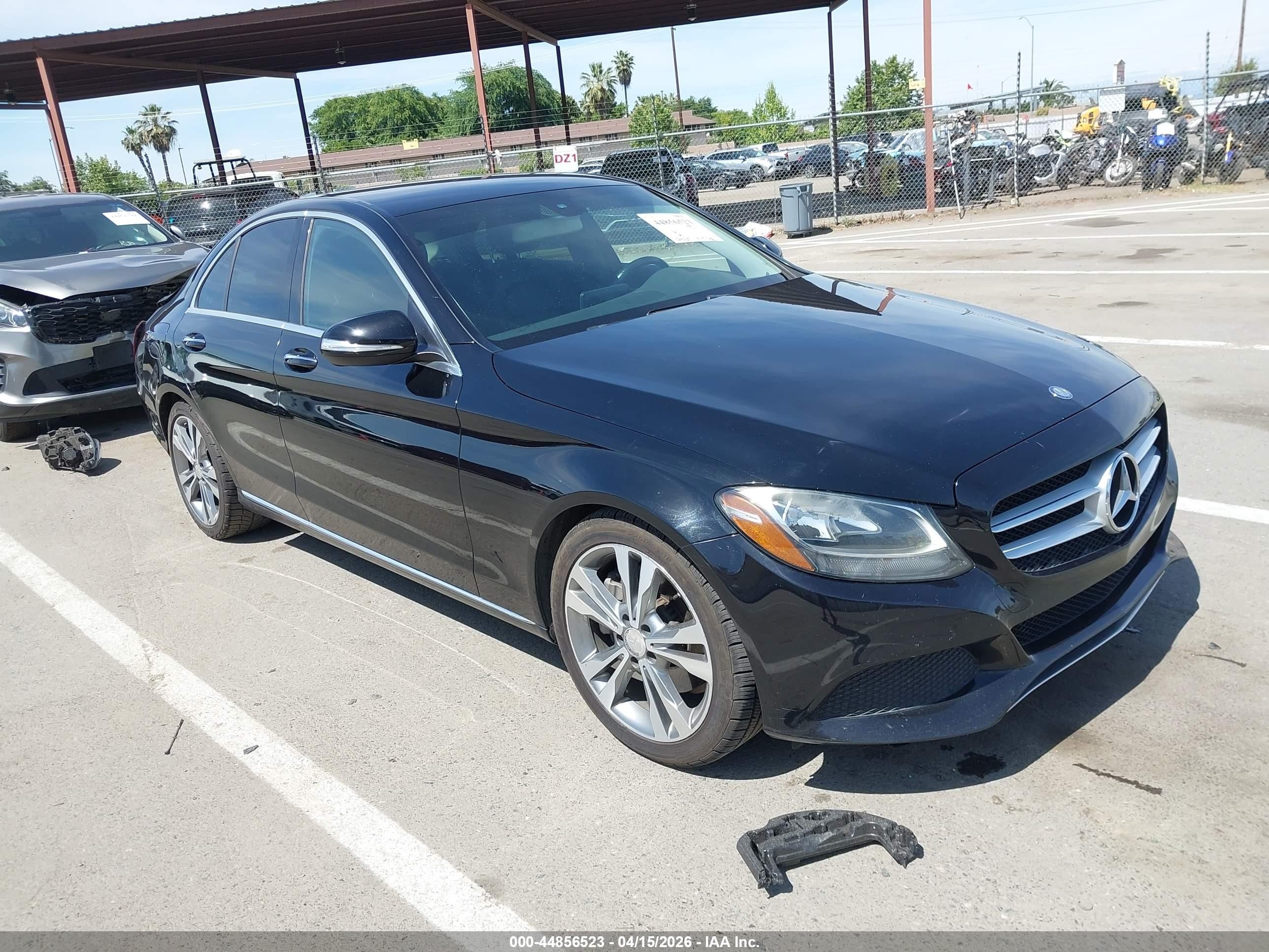 2015 Mercedes-benz C 300   Black vin: 55SWF4JB4FU071470