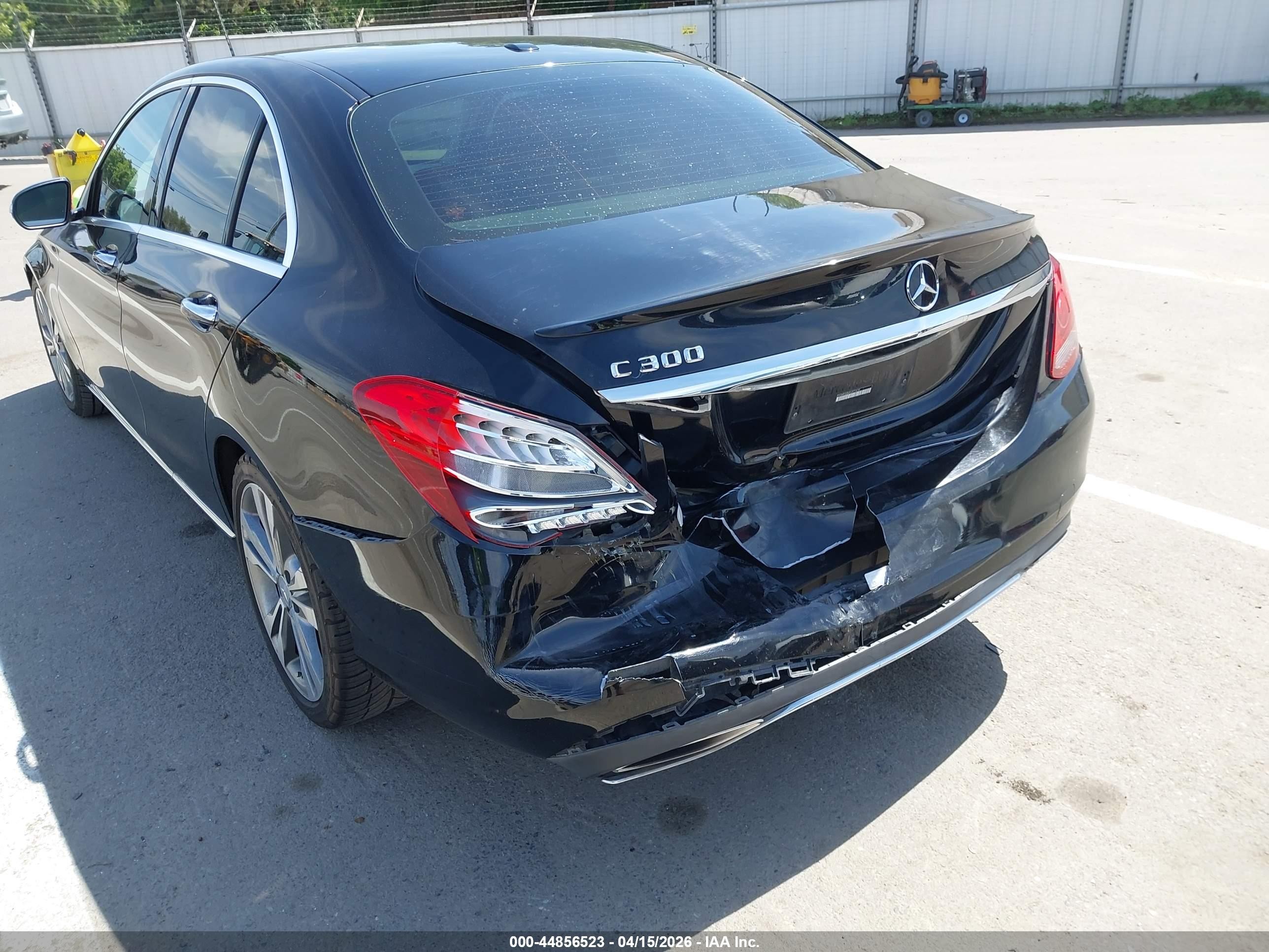 2015 Mercedes-benz C 300   Black vin: 55SWF4JB4FU071470