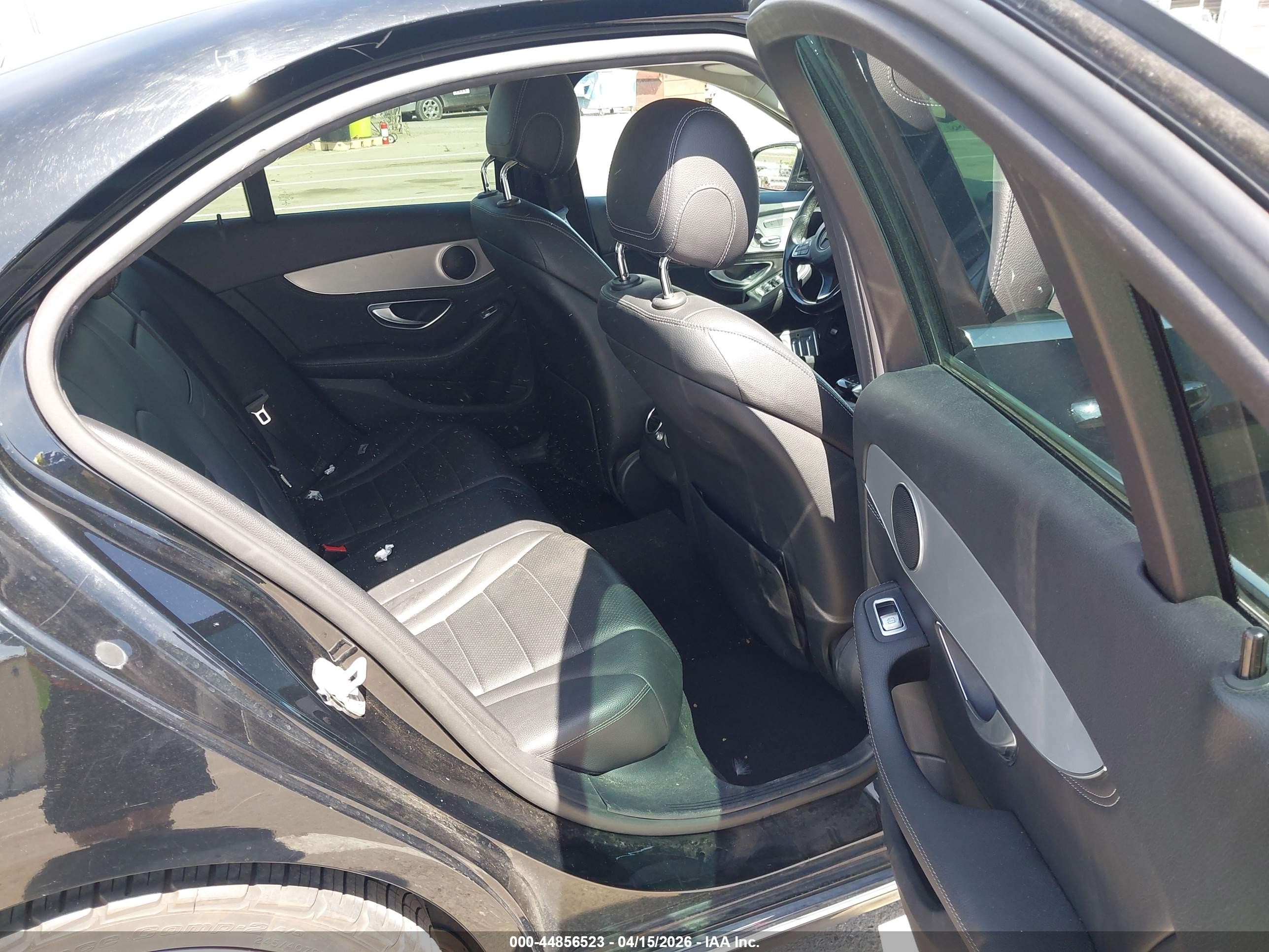 2015 Mercedes-benz C 300   Black vin: 55SWF4JB4FU071470