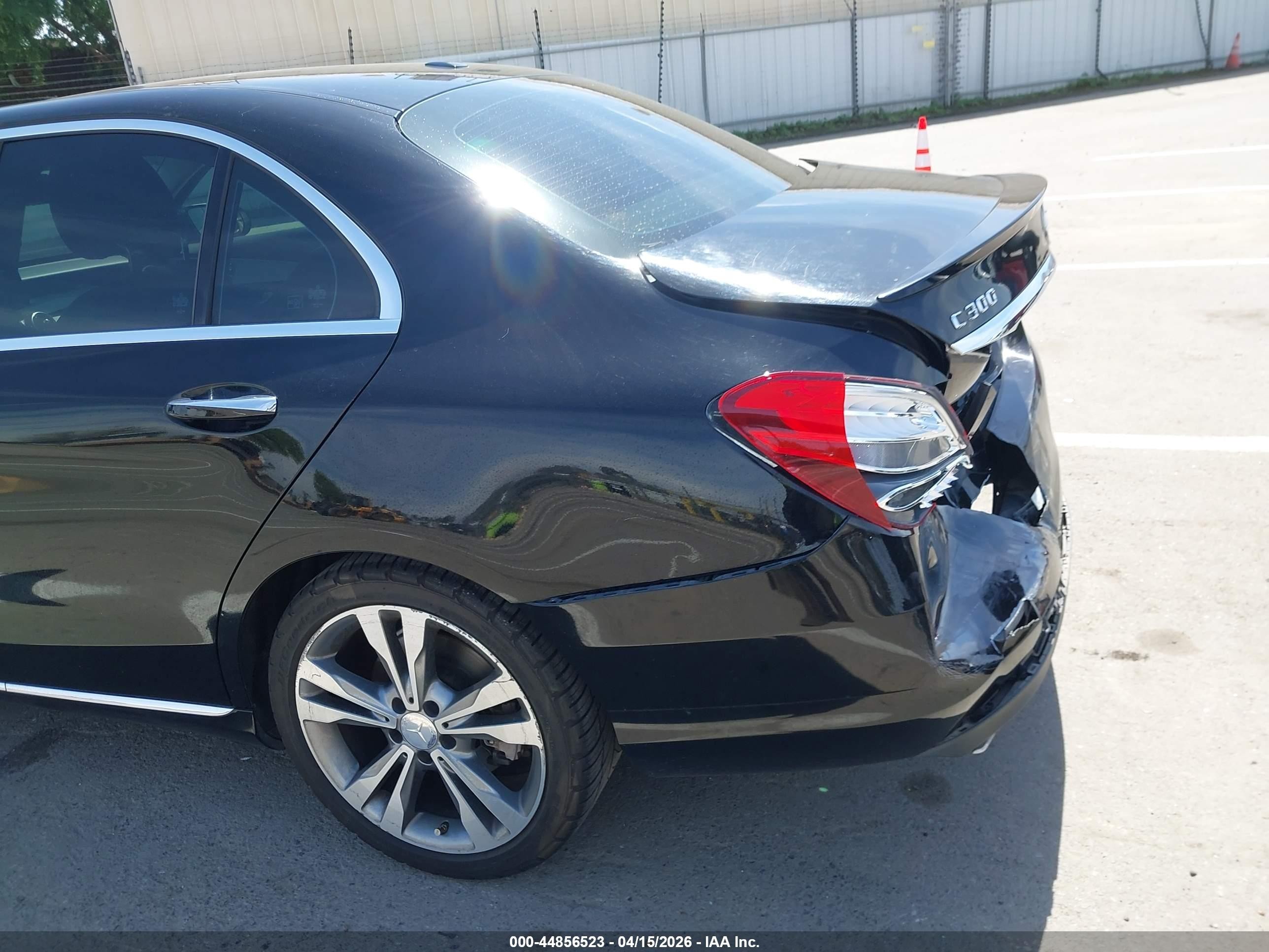 2015 Mercedes-benz C 300   Black vin: 55SWF4JB4FU071470