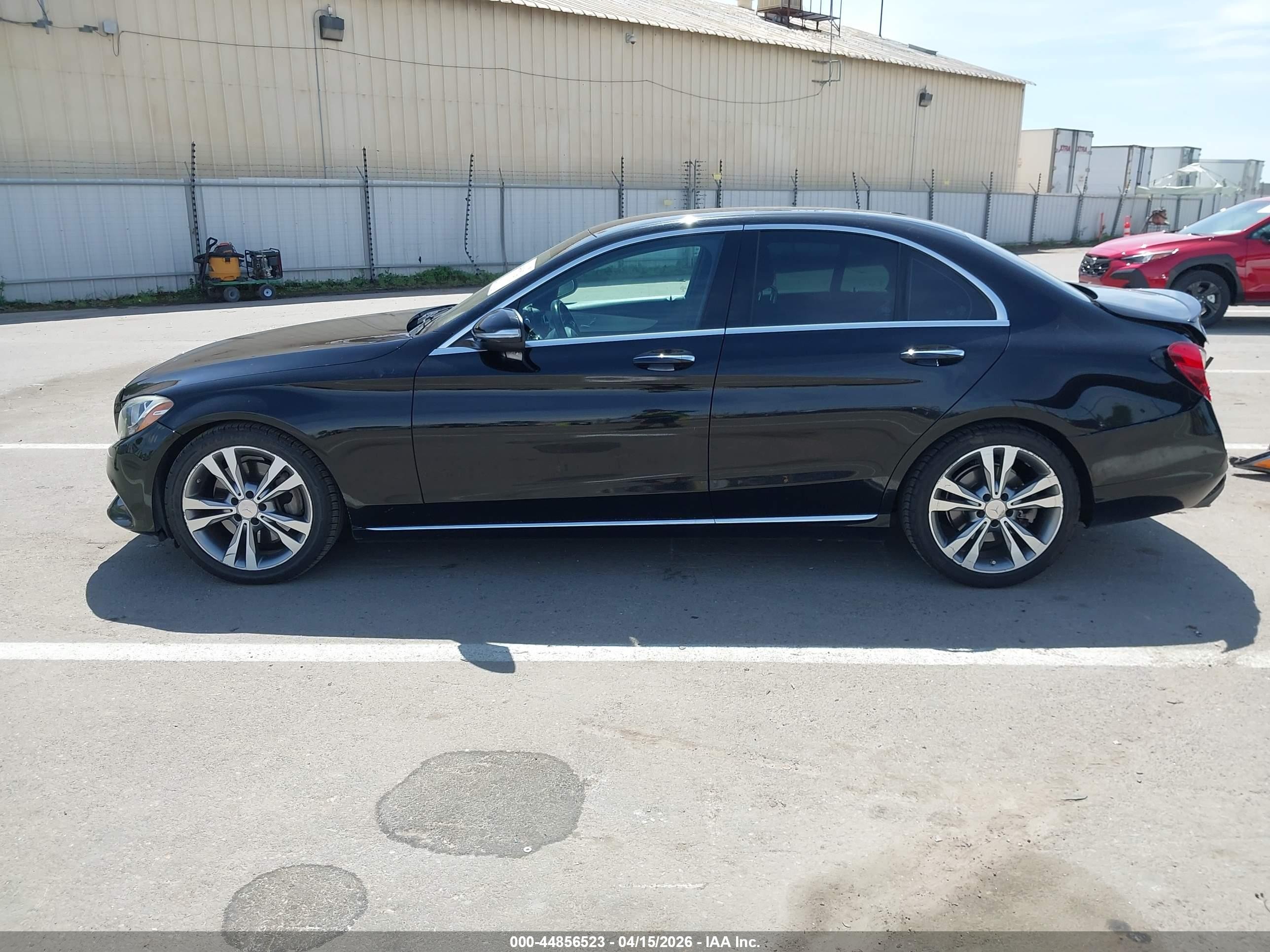 2015 Mercedes-benz C 300   Black vin: 55SWF4JB4FU071470