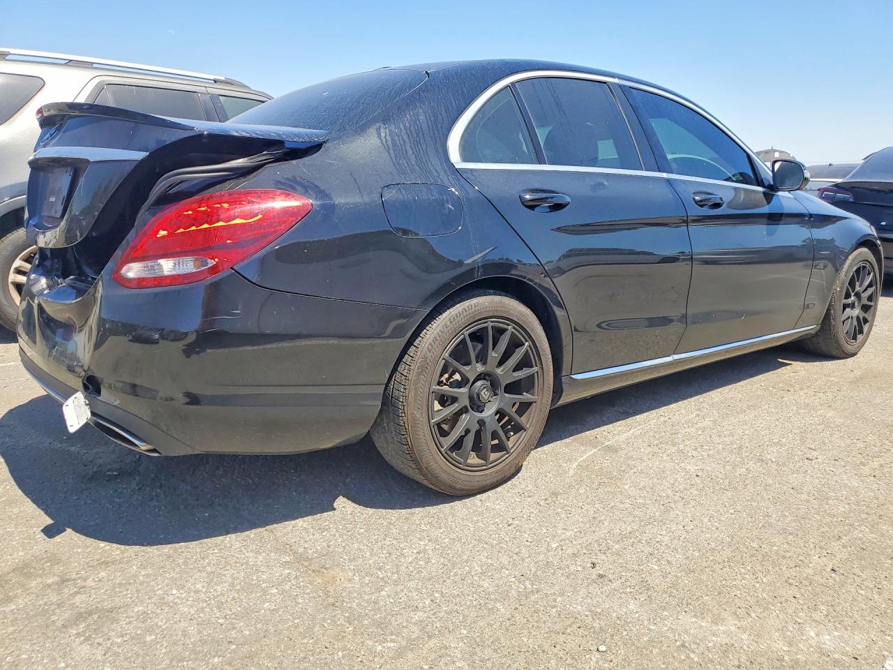 2015 Mercedes-benz C 300 Черный vin: 55SWF4JB4FU072716