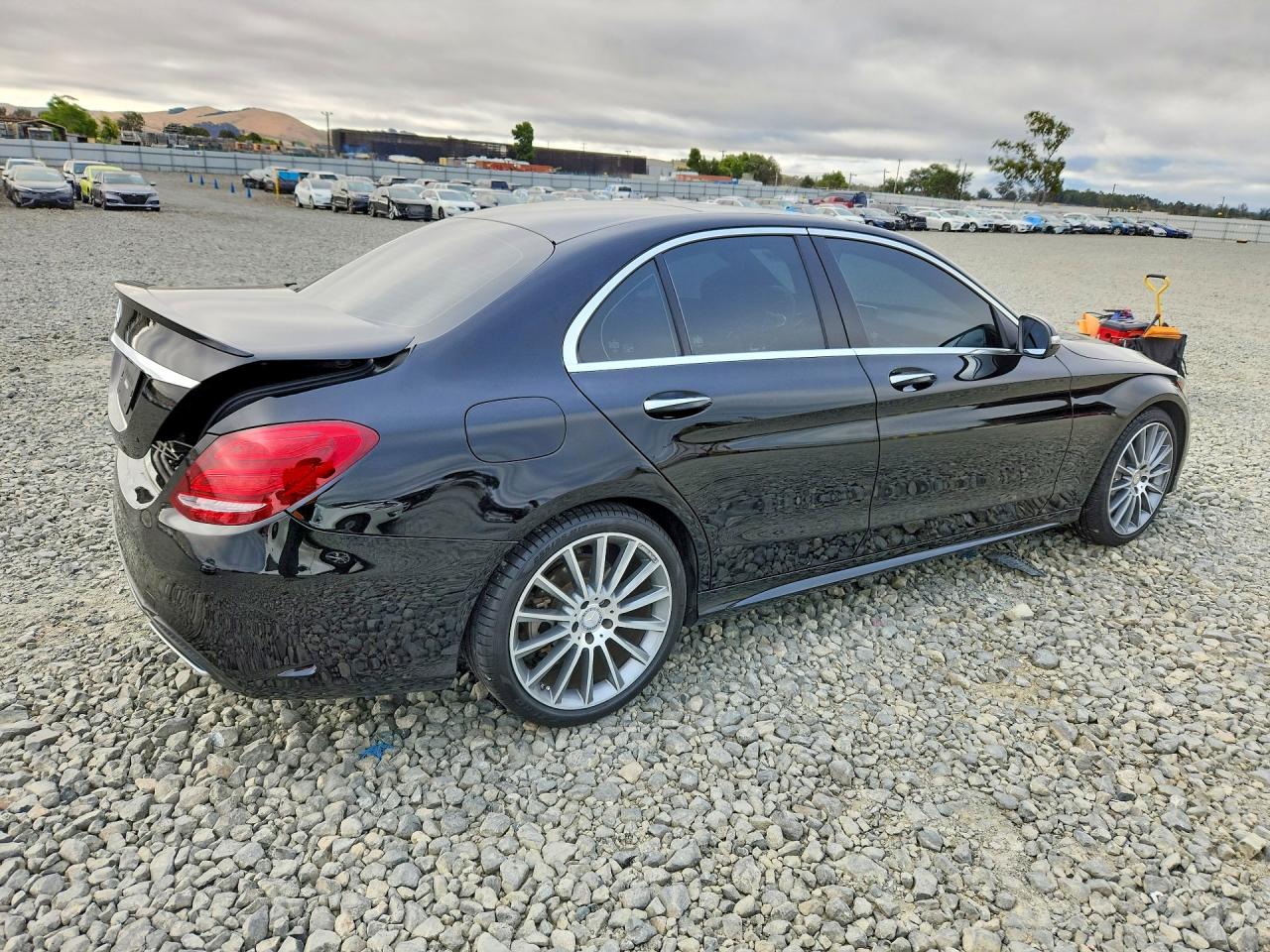 2015 Mercedes-benz C 300 Black vin: 55SWF4JB4FU075096