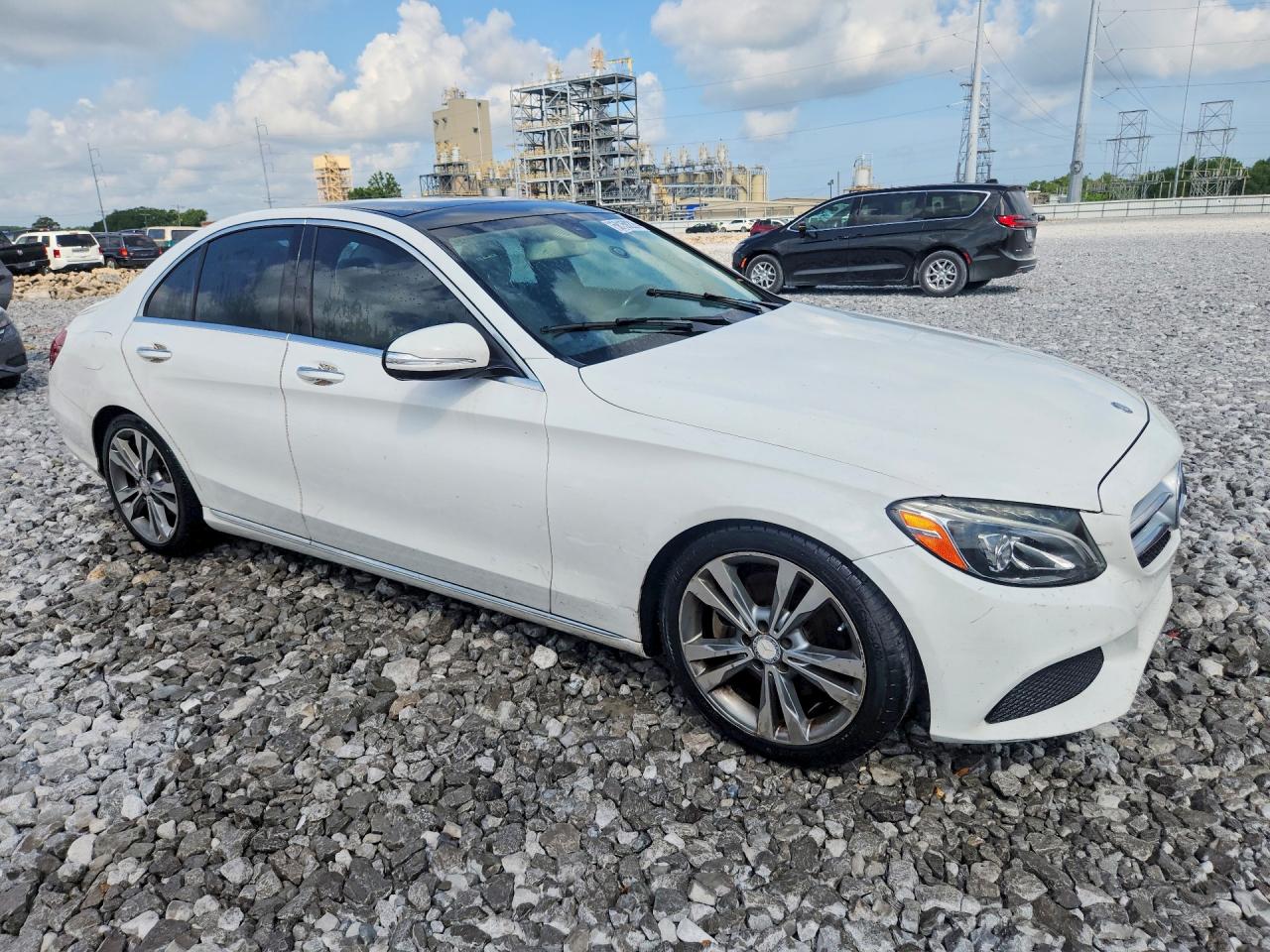 2015 Mercedes-benz C 300 White vin: 55SWF4JB4FU081433