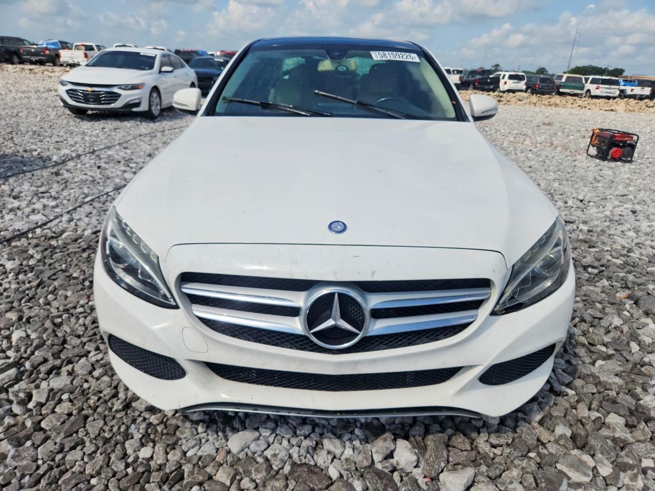 2015 Mercedes-benz C 300 White vin: 55SWF4JB4FU081433