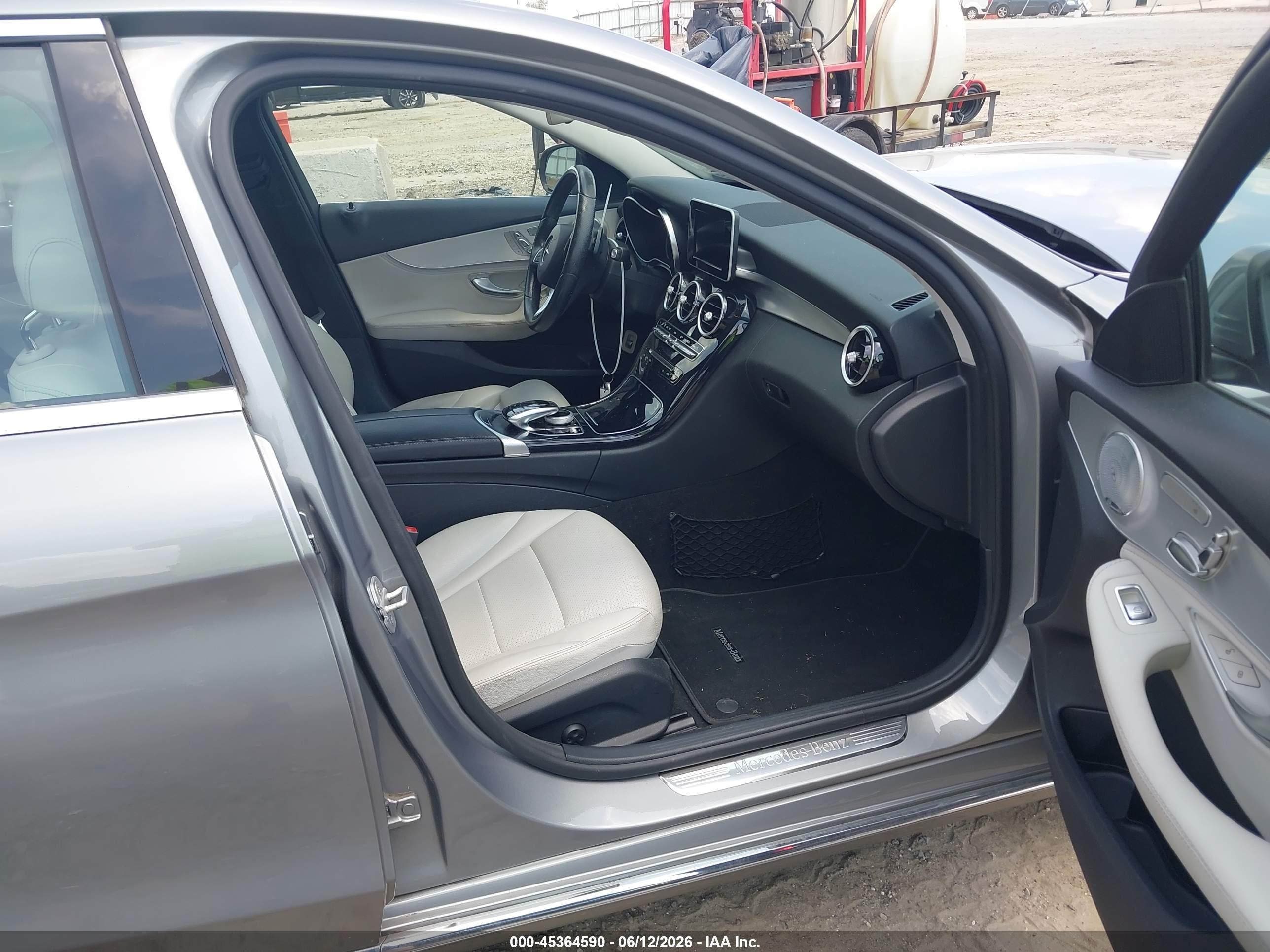 2015 Mercedes-benz C 300   Gray vin: 55SWF4JB4FU083246