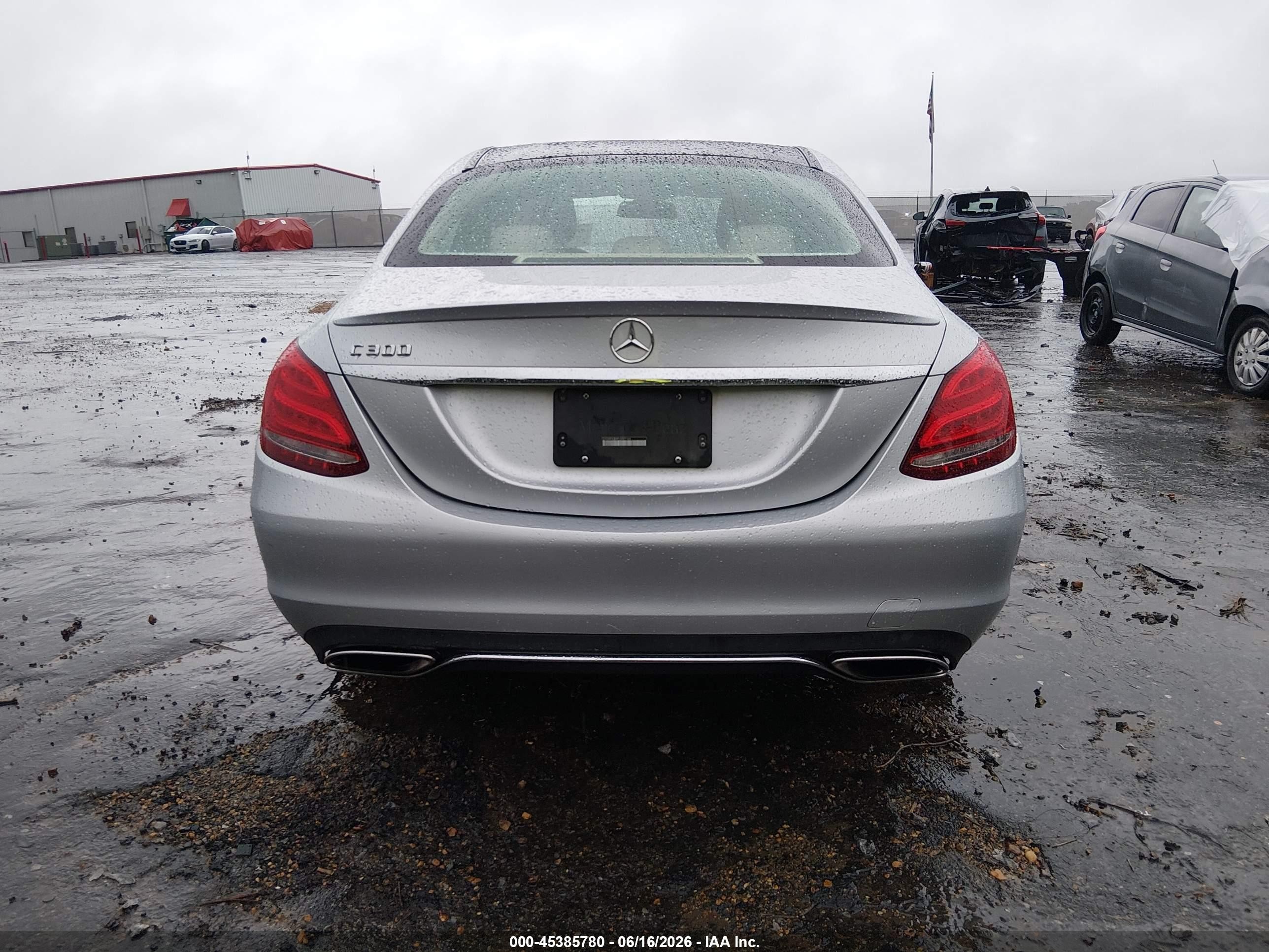 2015 Mercedes-benz C 300   Silver vin: 55SWF4JB4FU089144