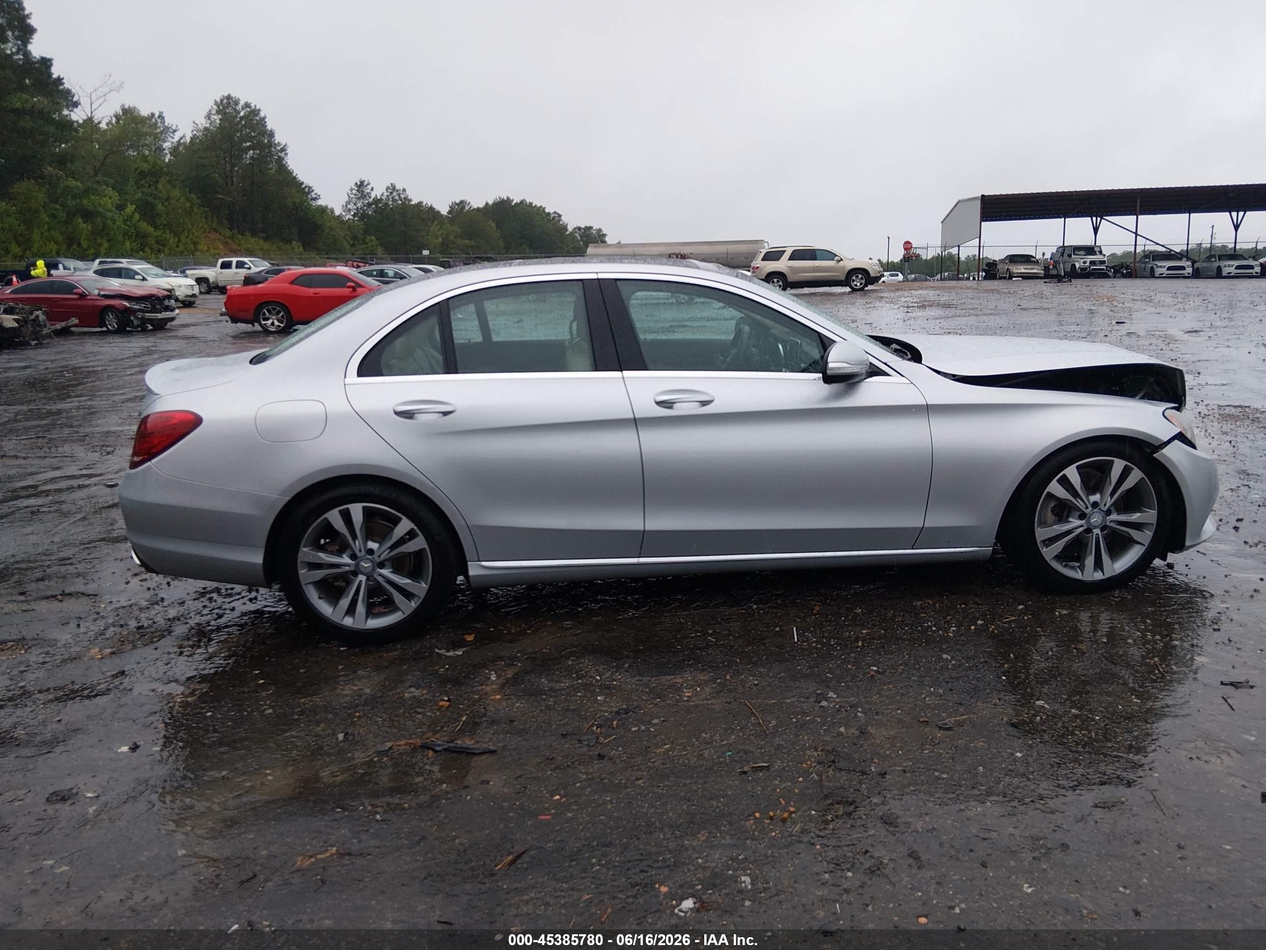 2015 Mercedes-benz C 300   Silver vin: 55SWF4JB4FU089144