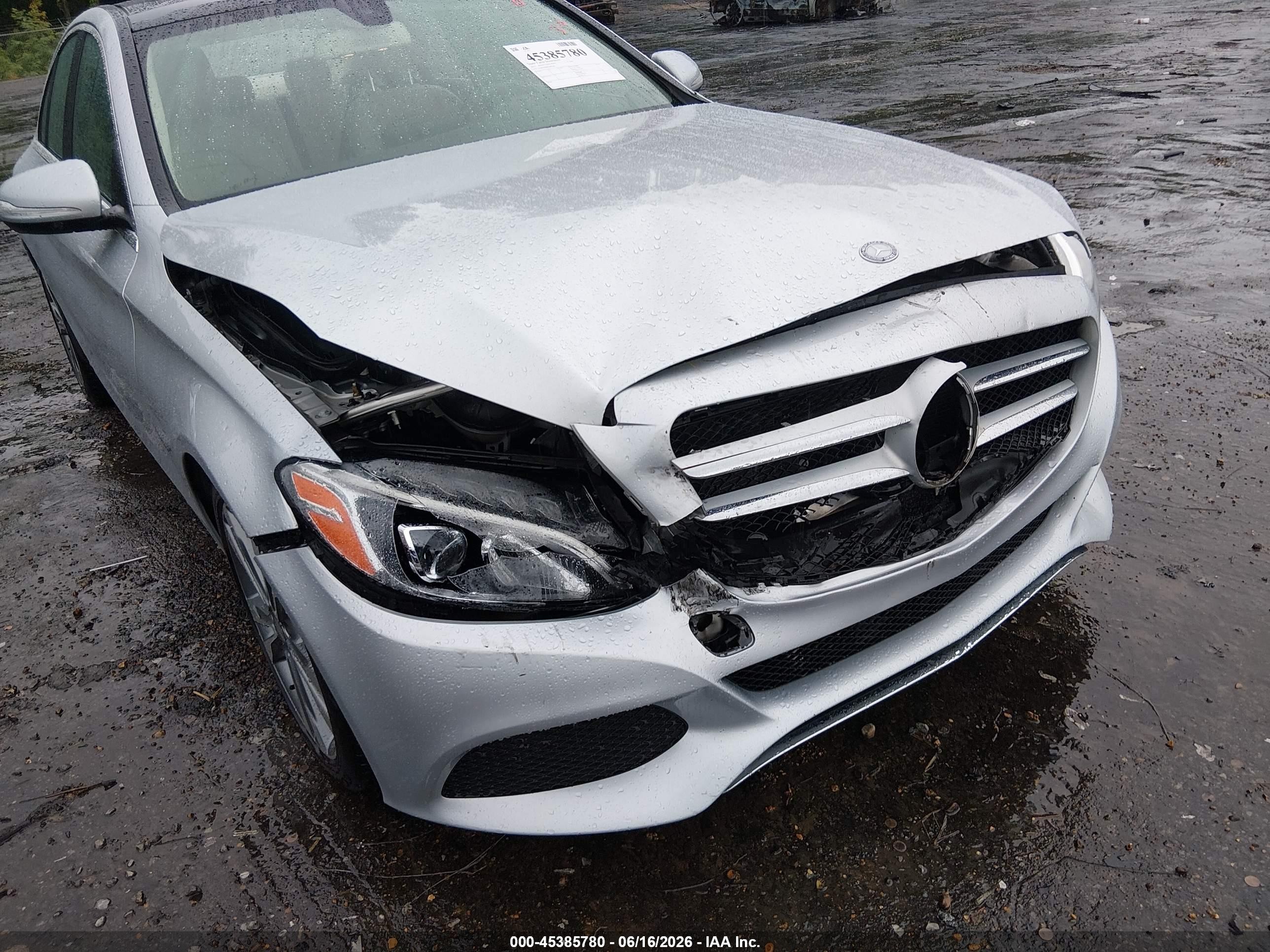 2015 Mercedes-benz C 300   Silver vin: 55SWF4JB4FU089144