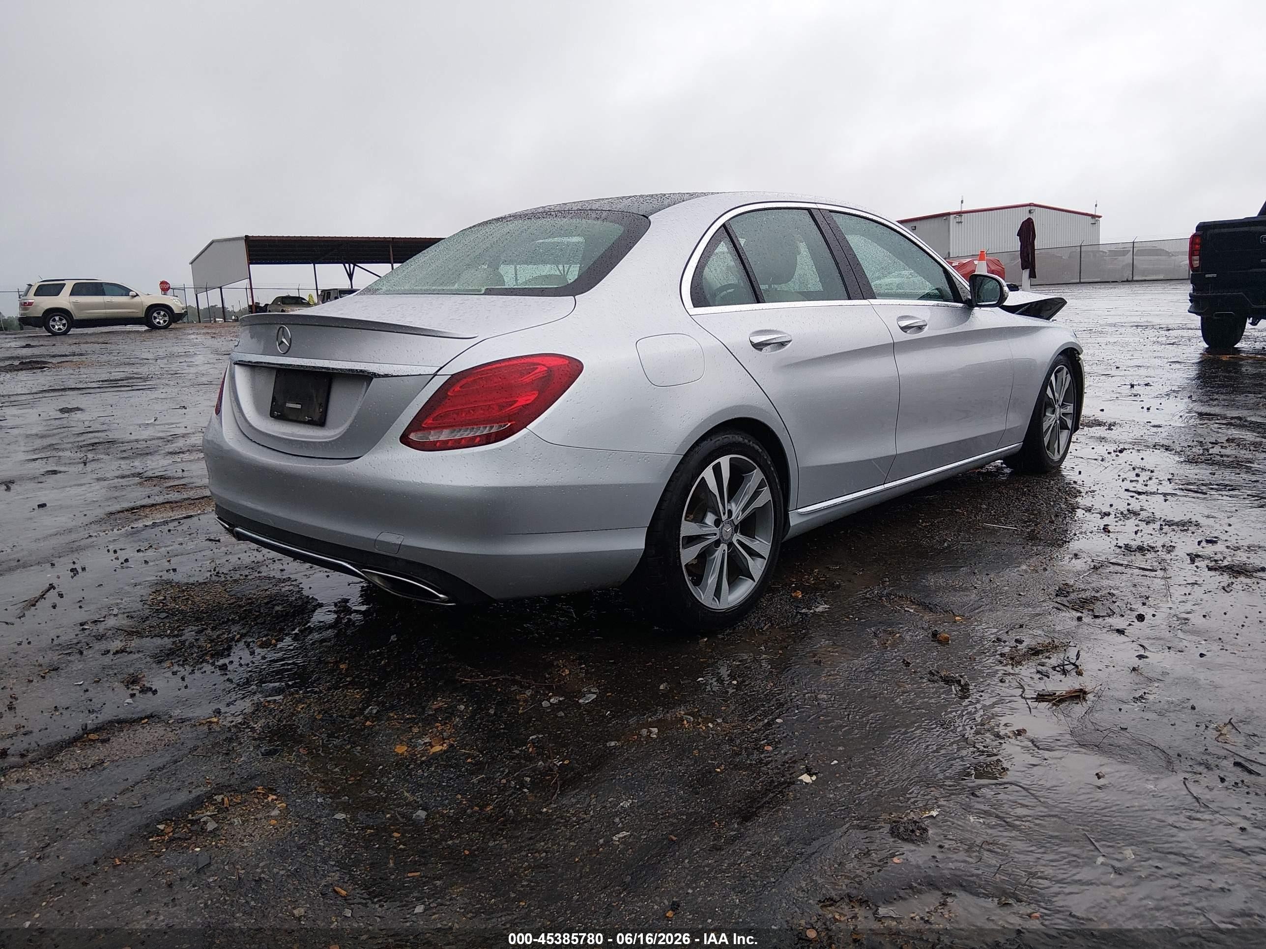 2015 Mercedes-benz C 300   Silver vin: 55SWF4JB4FU089144