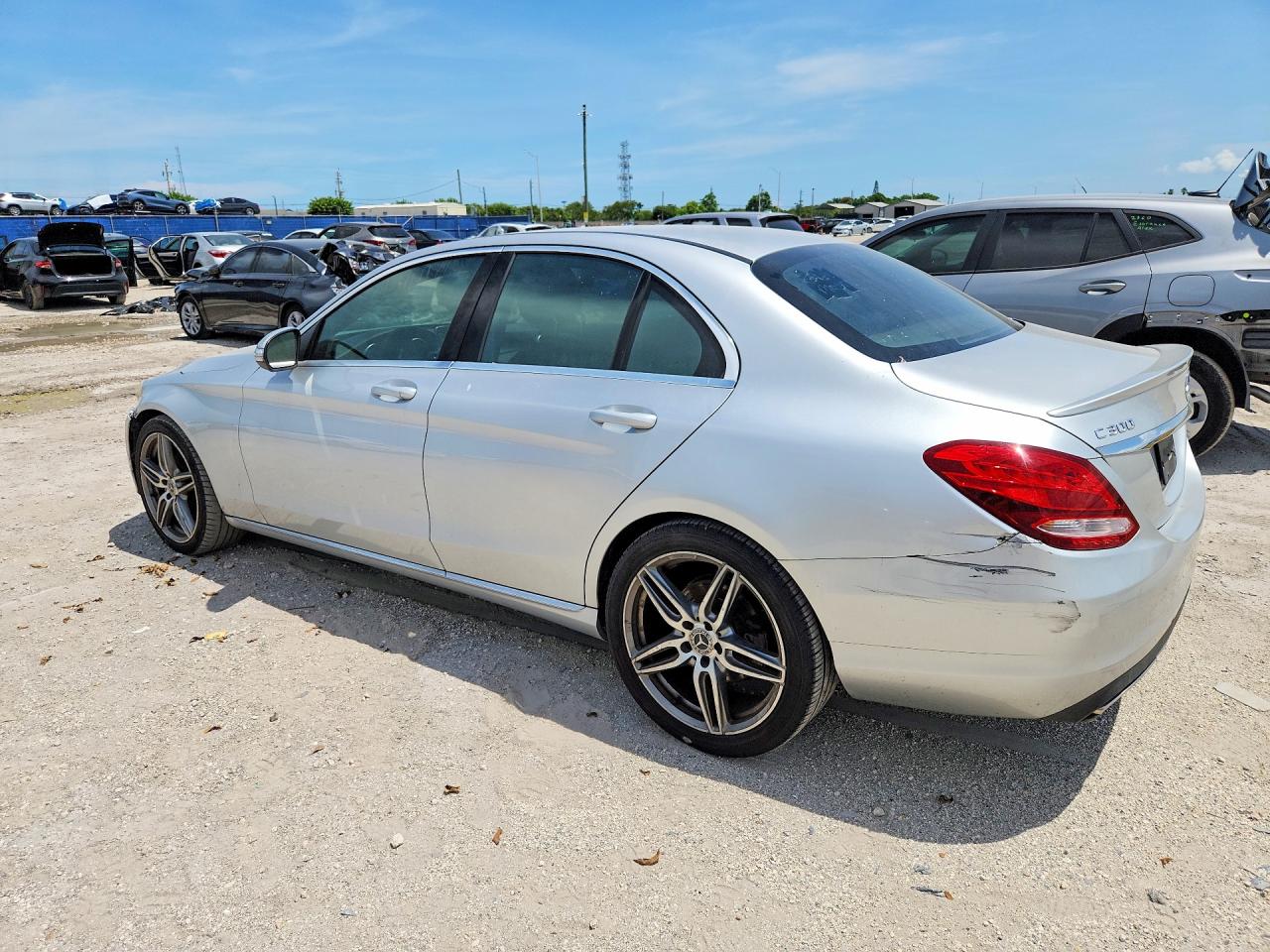 2015 Mercedes-benz C 300 Silver vin: 55SWF4JB4FU094148