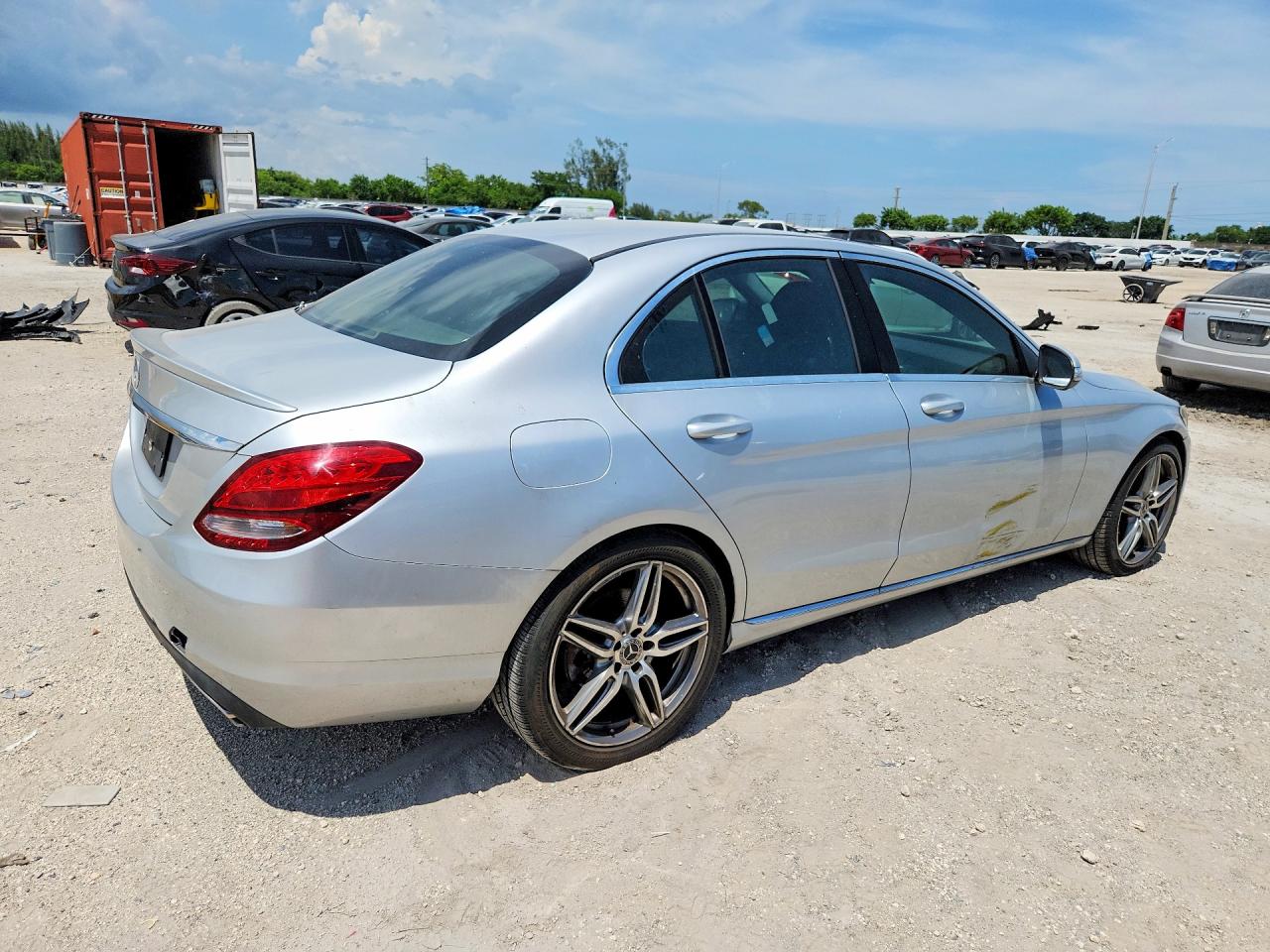 2015 Mercedes-benz C 300 Silver vin: 55SWF4JB4FU094148