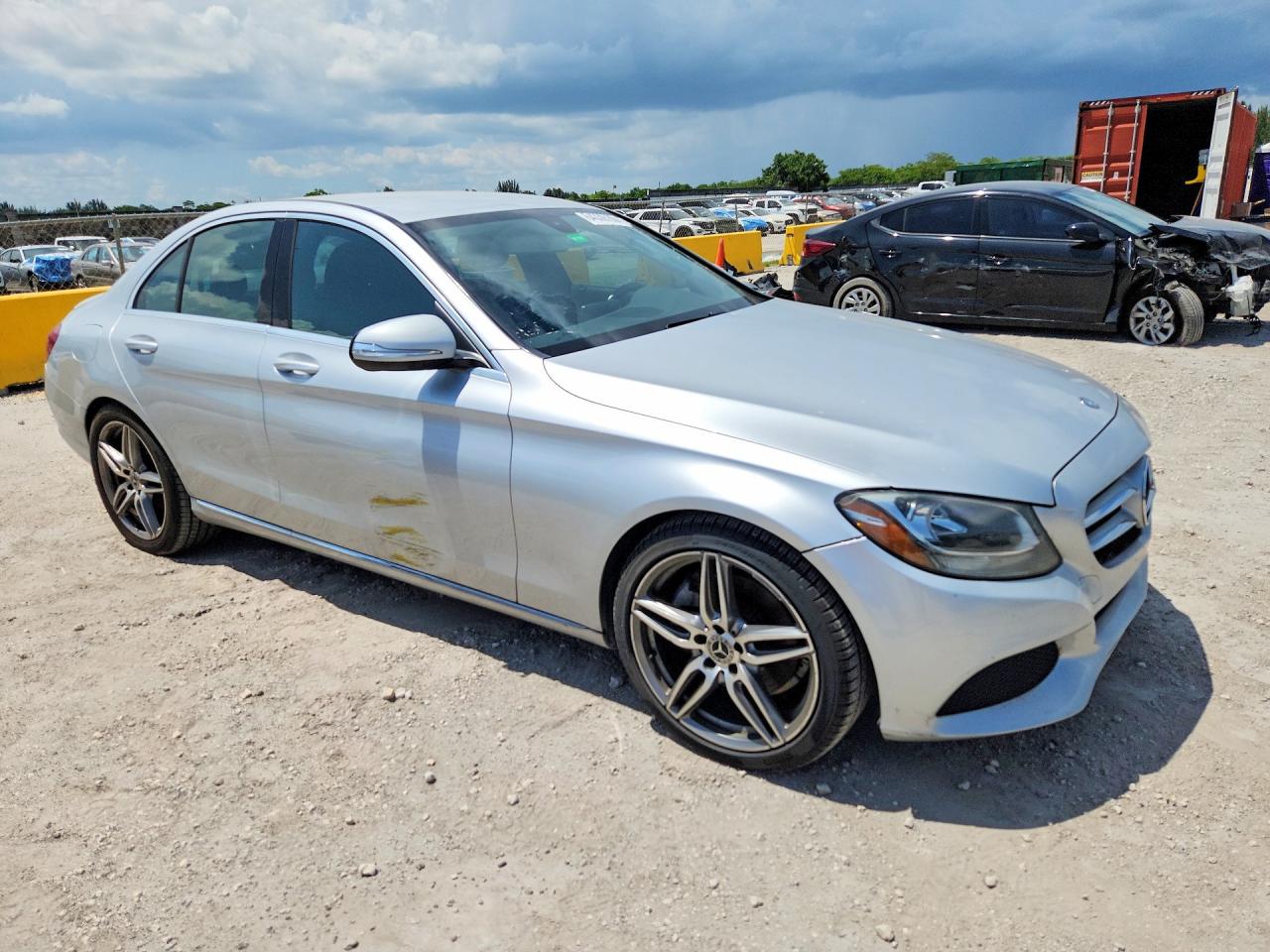2015 Mercedes-benz C 300 Silver vin: 55SWF4JB4FU094148