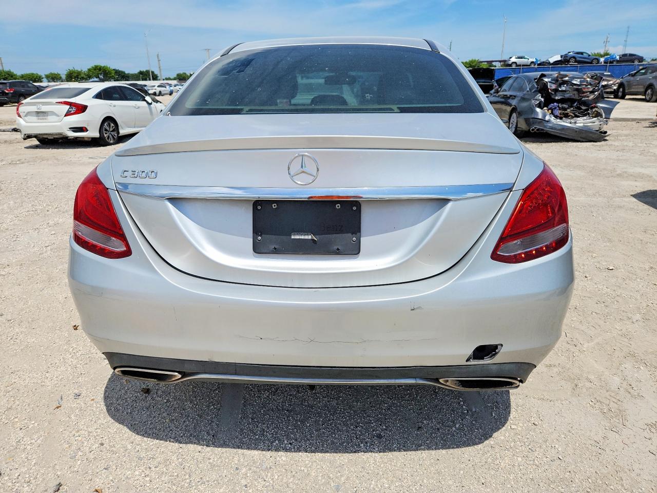 2015 Mercedes-benz C 300 Silver vin: 55SWF4JB4FU094148