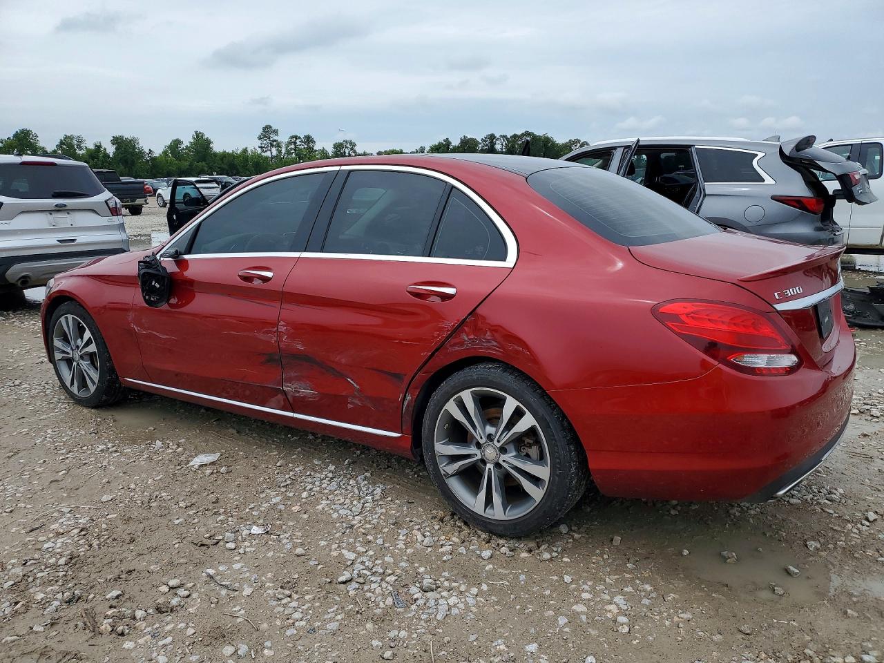 2016 Mercedes-benz C 300 Red vin: 55SWF4JB4GU121205