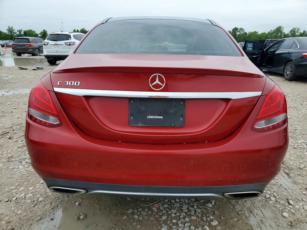 2016 Mercedes-benz C 300 Red vin: 55SWF4JB4GU121205
