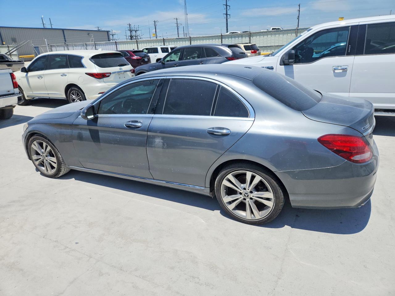 2018 Mercedes-benz C 300 Gray vin: 55SWF4JB4JU278188