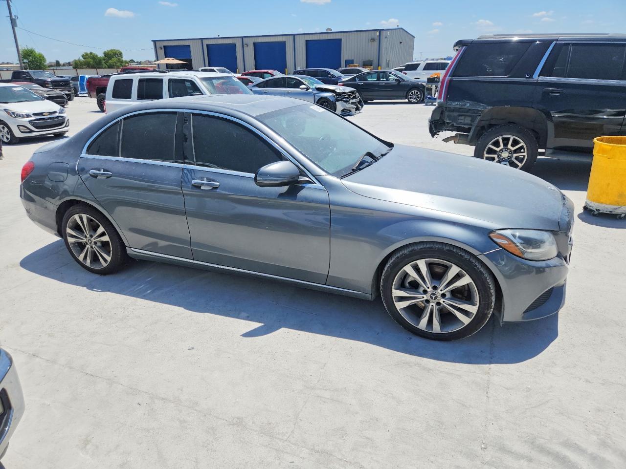 2018 Mercedes-benz C 300 Gray vin: 55SWF4JB4JU278188