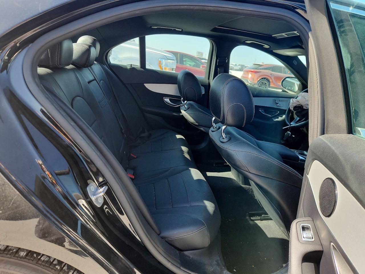 2018 Mercedes-benz C 300 Black vin: 55SWF4JB4JU279308