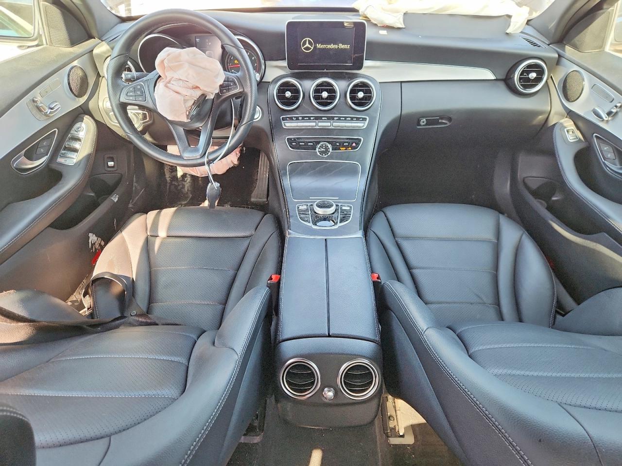 2018 Mercedes-benz C 300 Black vin: 55SWF4JB4JU279308