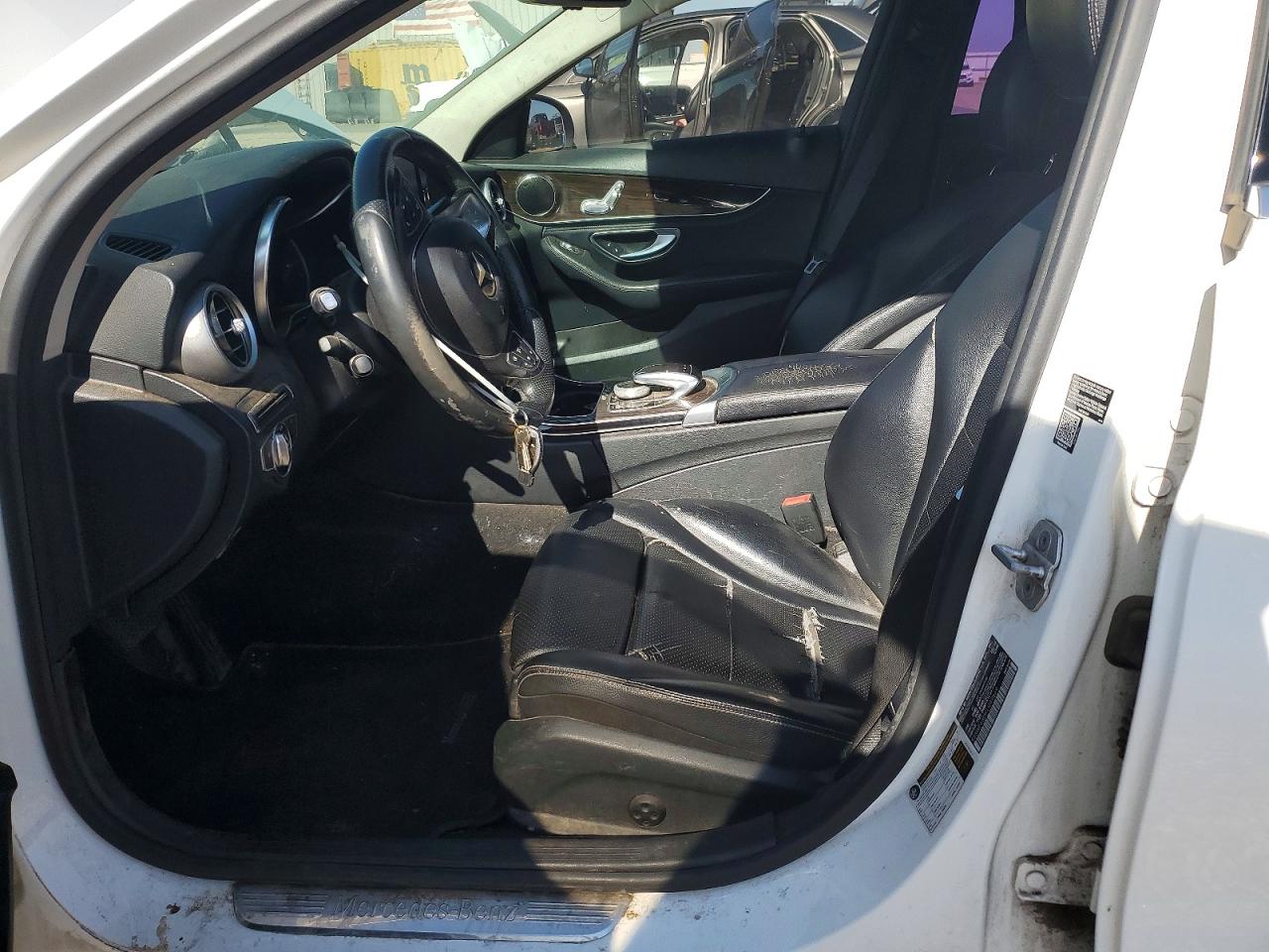 2015 Mercedes-benz C 300 Белый vin: 55SWF4JB5FU049669