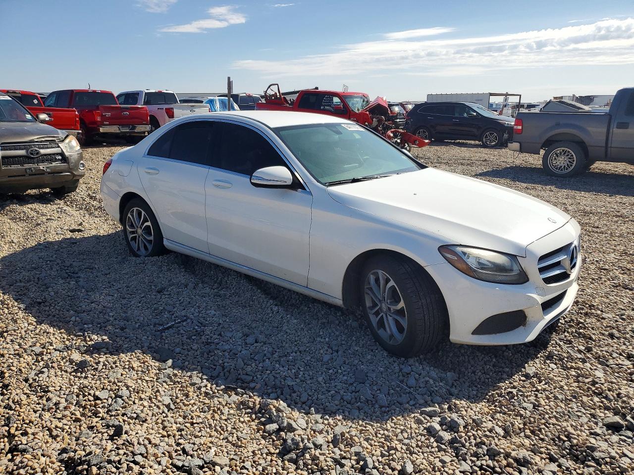 2015 Mercedes-benz C 300 Белый vin: 55SWF4JB5FU049669