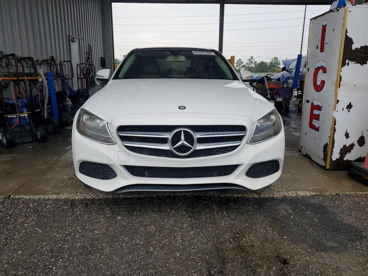 2015 Mercedes-benz C 300 White vin: 55SWF4JB5FU050501