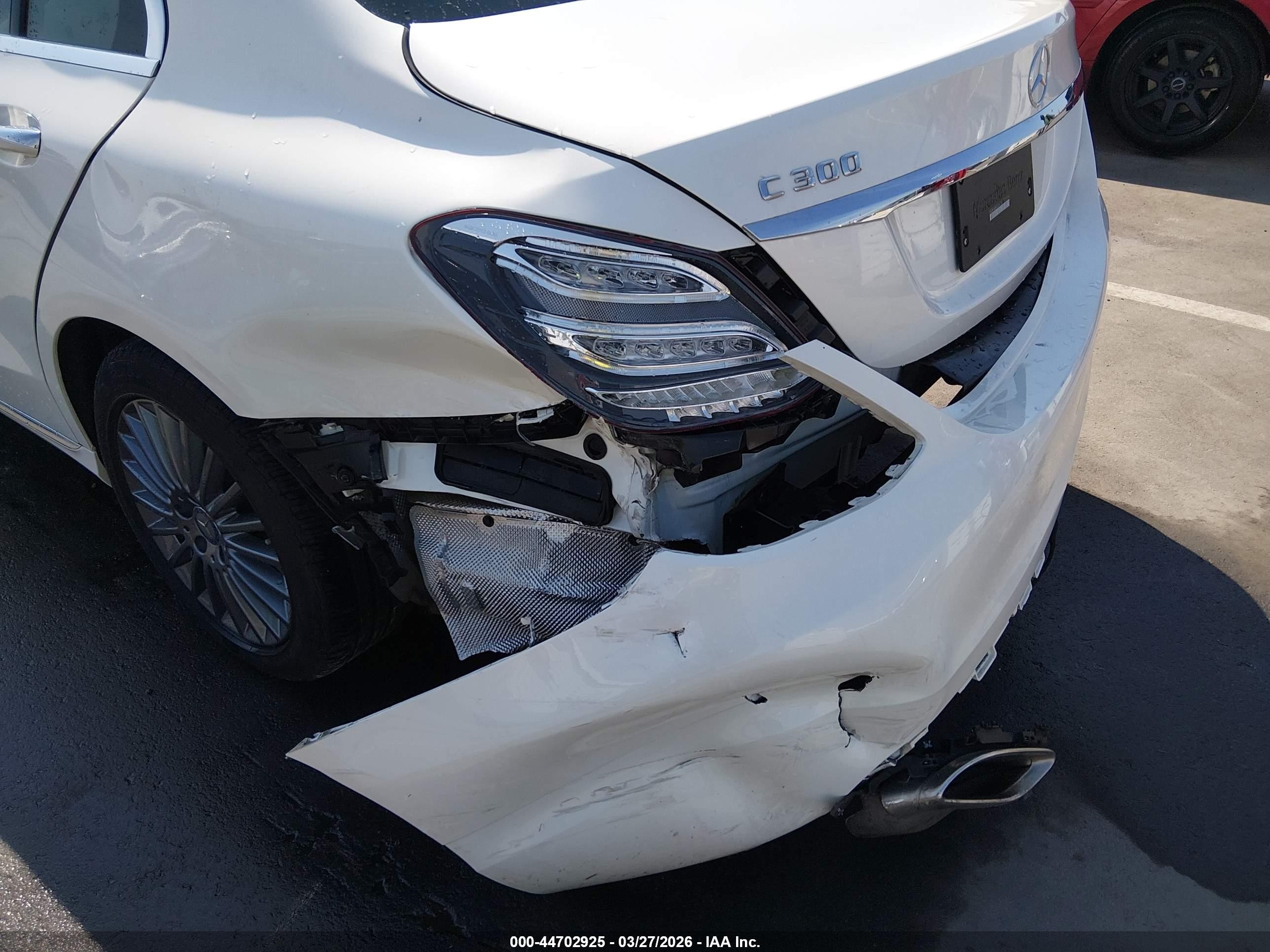 2015 Mercedes-benz C 300 Luxury White vin: 55SWF4JB5FU056735