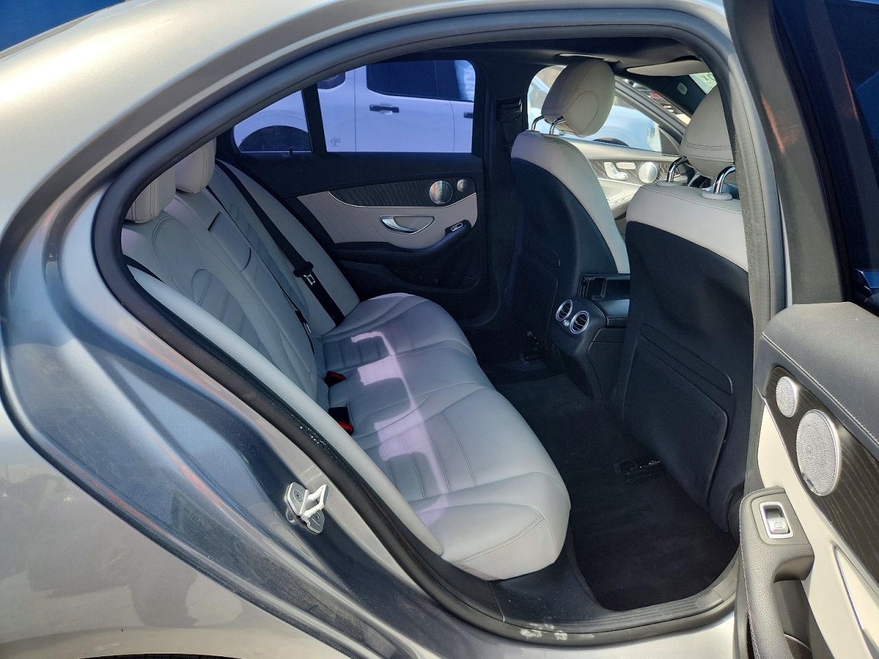 2015 Mercedes-benz C 300 Gray vin: 55SWF4JB5FU063751