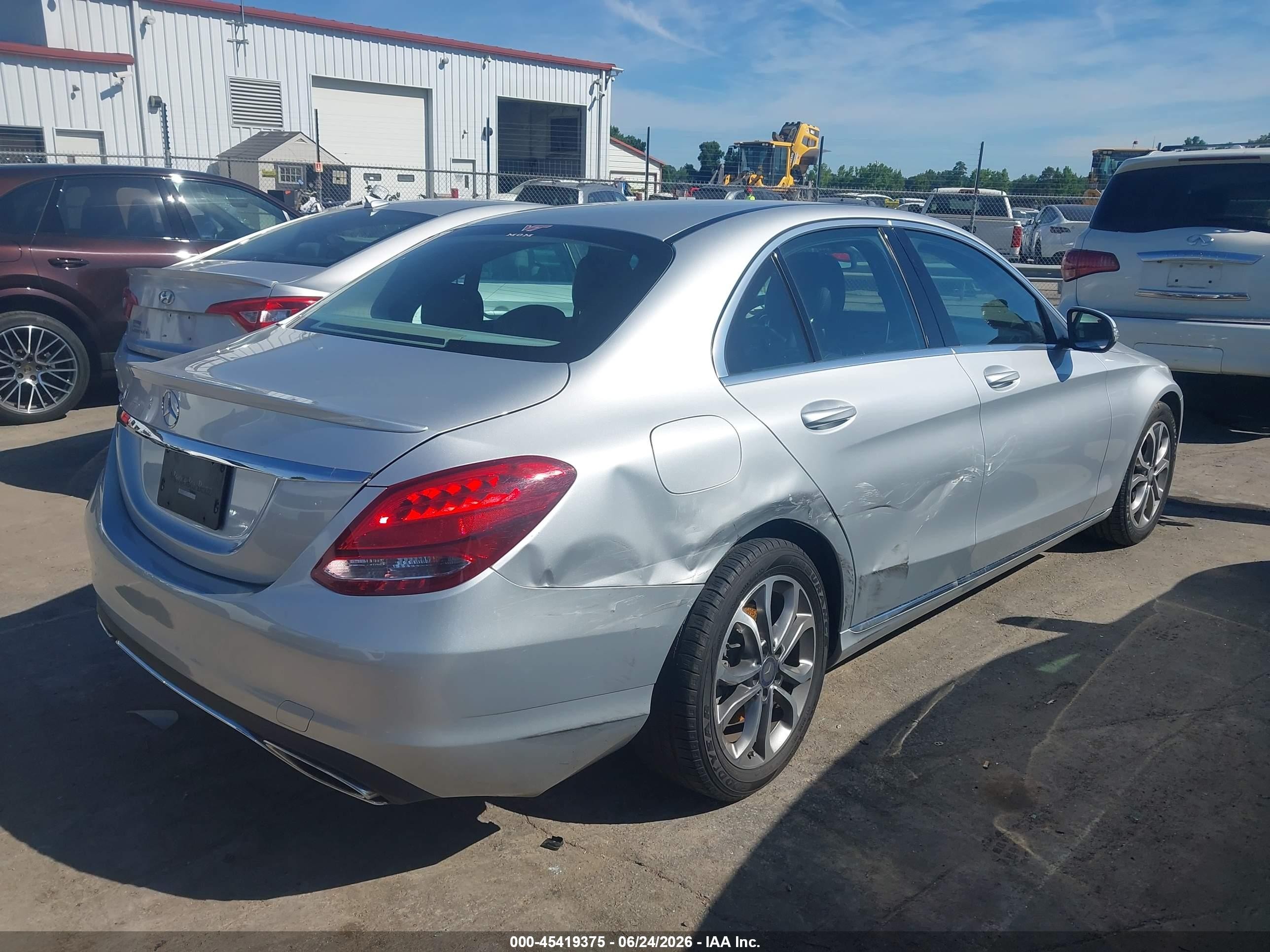 2015 Mercedes-benz C 300 Silver vin: 55SWF4JB5FU067721
