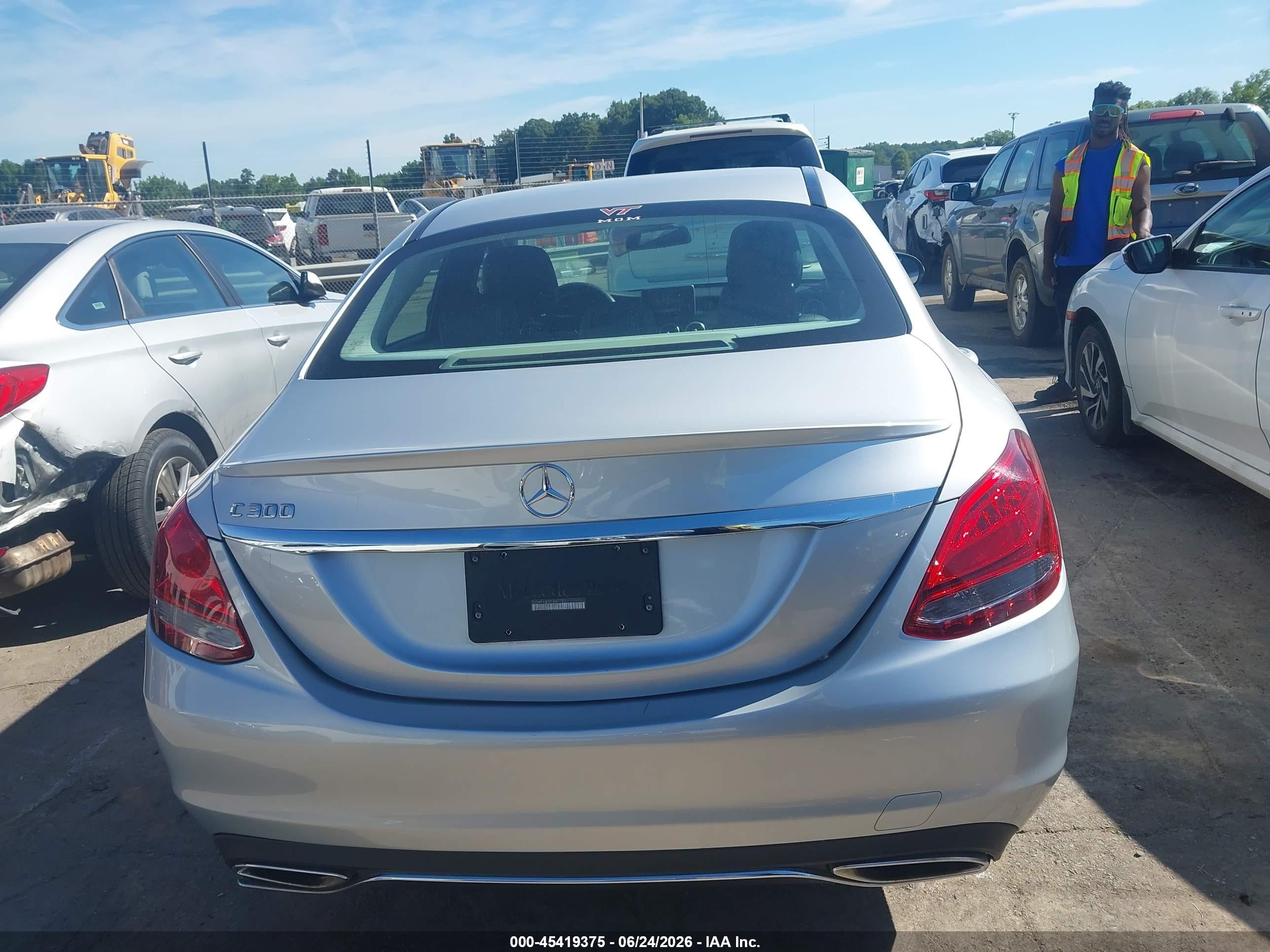 2015 Mercedes-benz C 300 Silver vin: 55SWF4JB5FU067721