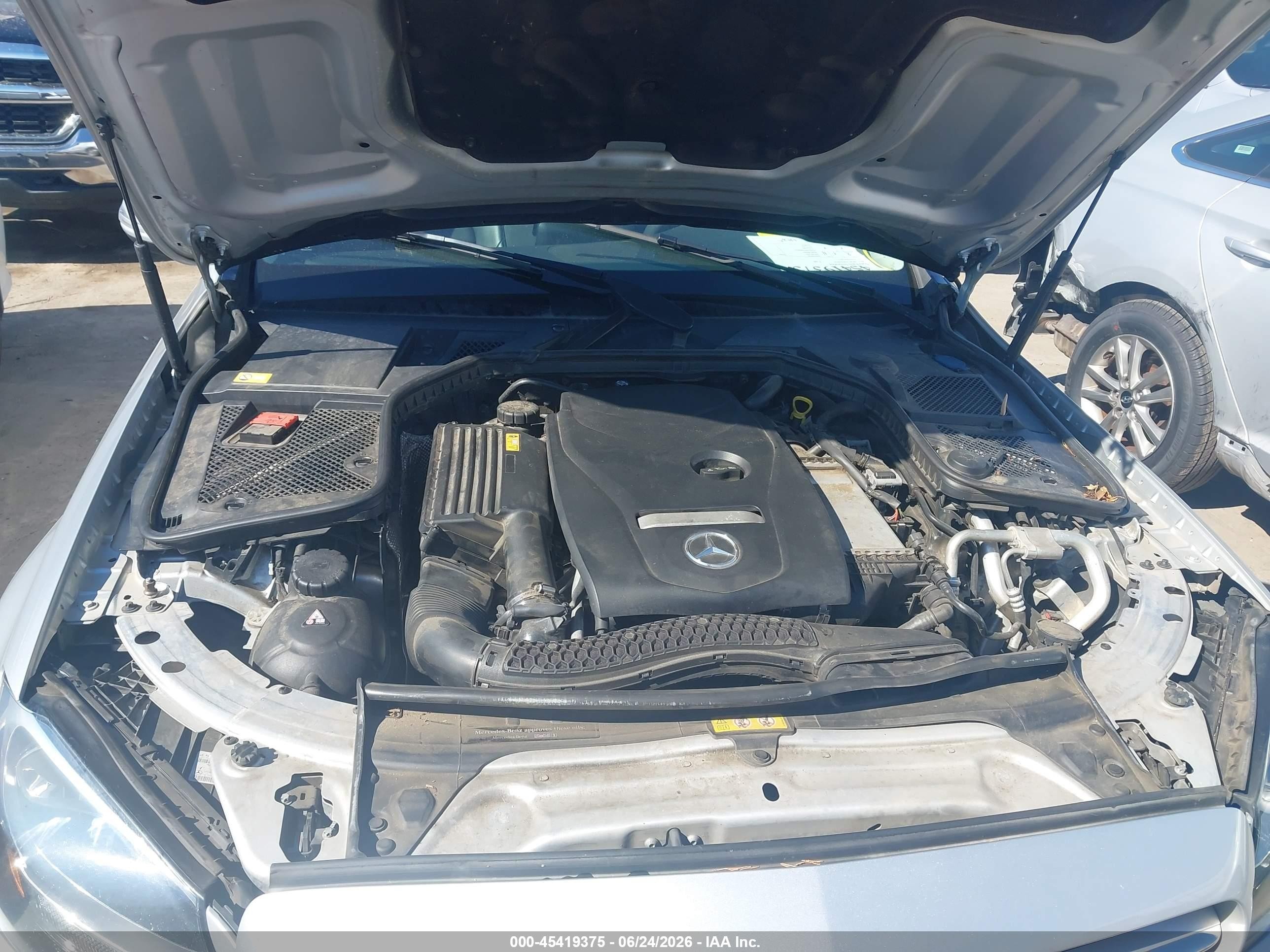 2015 Mercedes-benz C 300 Silver vin: 55SWF4JB5FU067721