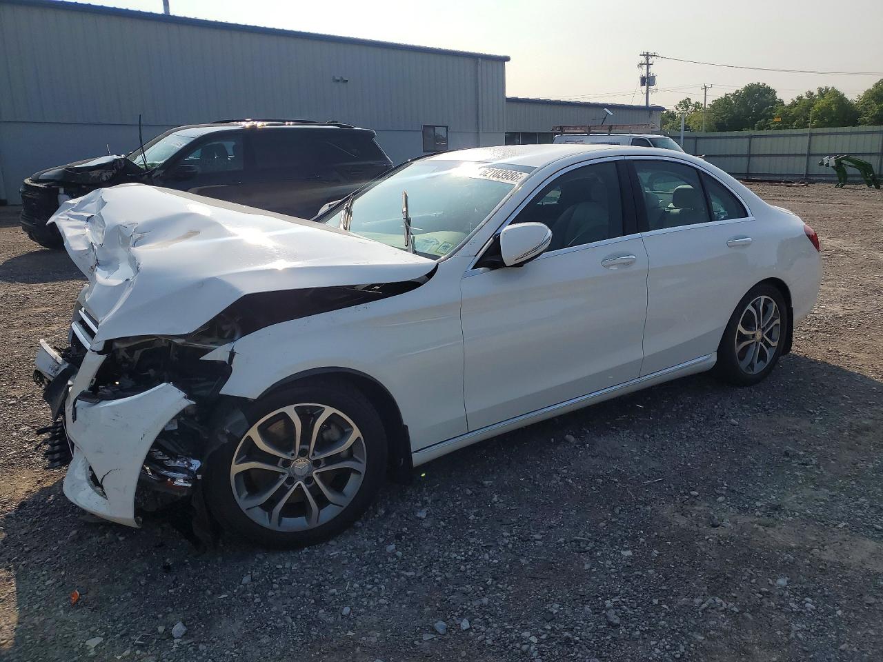 2015 Mercedes-benz C 300 White vin: 55SWF4JB5FU068657