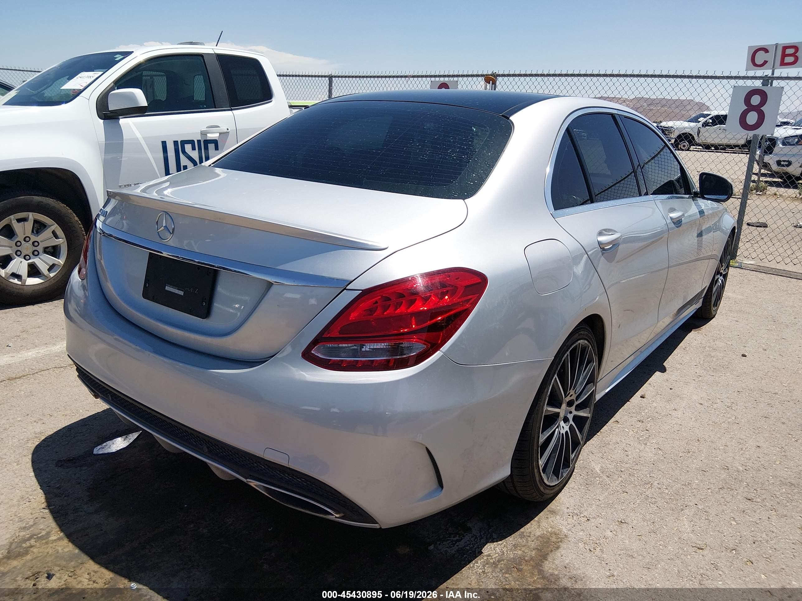 2015 Mercedes-benz C 300 Sport Серебряный vin: 55SWF4JB5FU079187