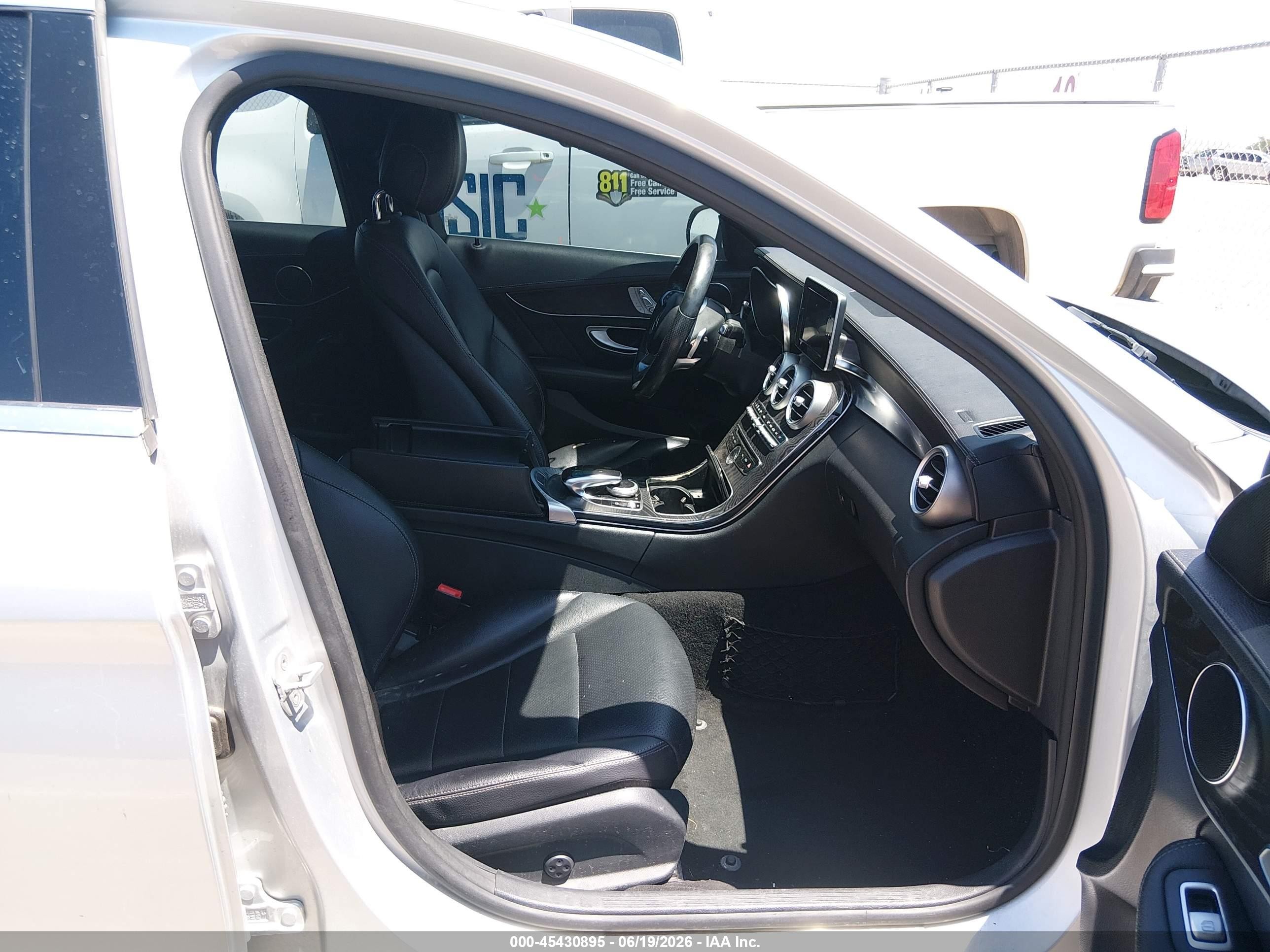 2015 Mercedes-benz C 300 Sport Серебряный vin: 55SWF4JB5FU079187