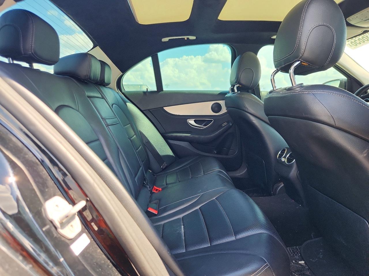 2015 Mercedes-benz C 300 Black vin: 55SWF4JB5FU087581