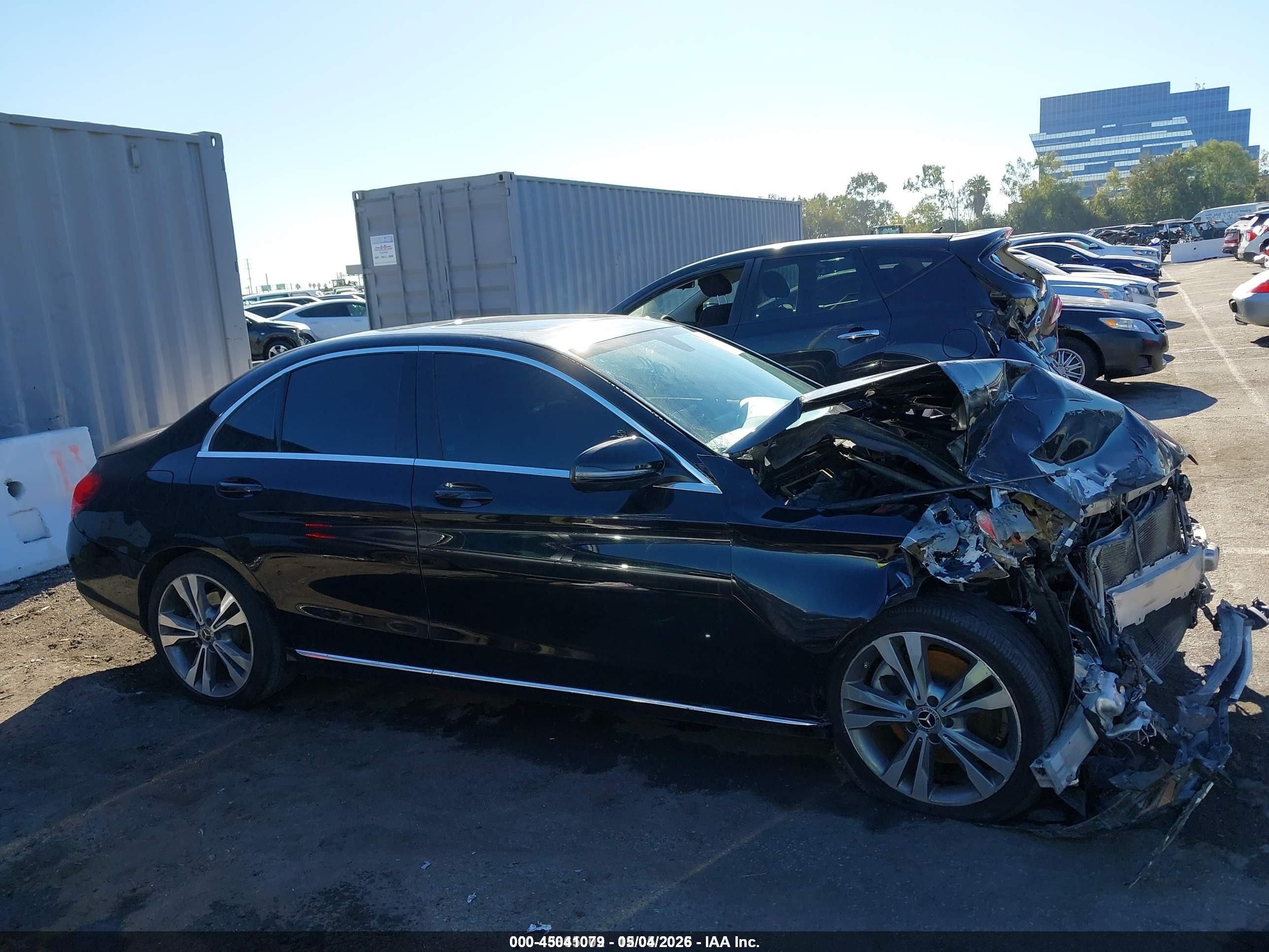 2018 Mercedes-benz C 300   Black vin: 55SWF4JB5JU277731