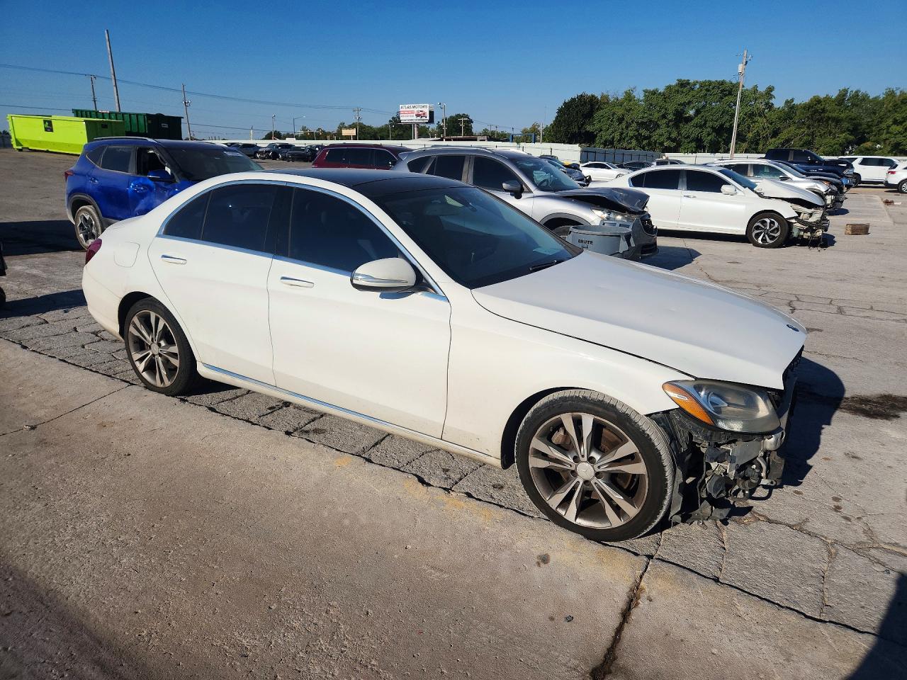 2015 Mercedes-benz C 300 White vin: 55SWF4JB6FU050944