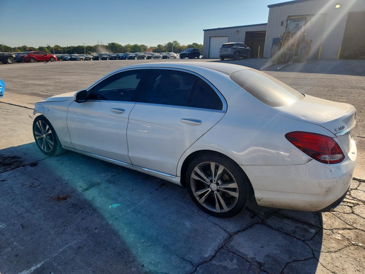 2015 Mercedes-benz C 300 White vin: 55SWF4JB6FU050944