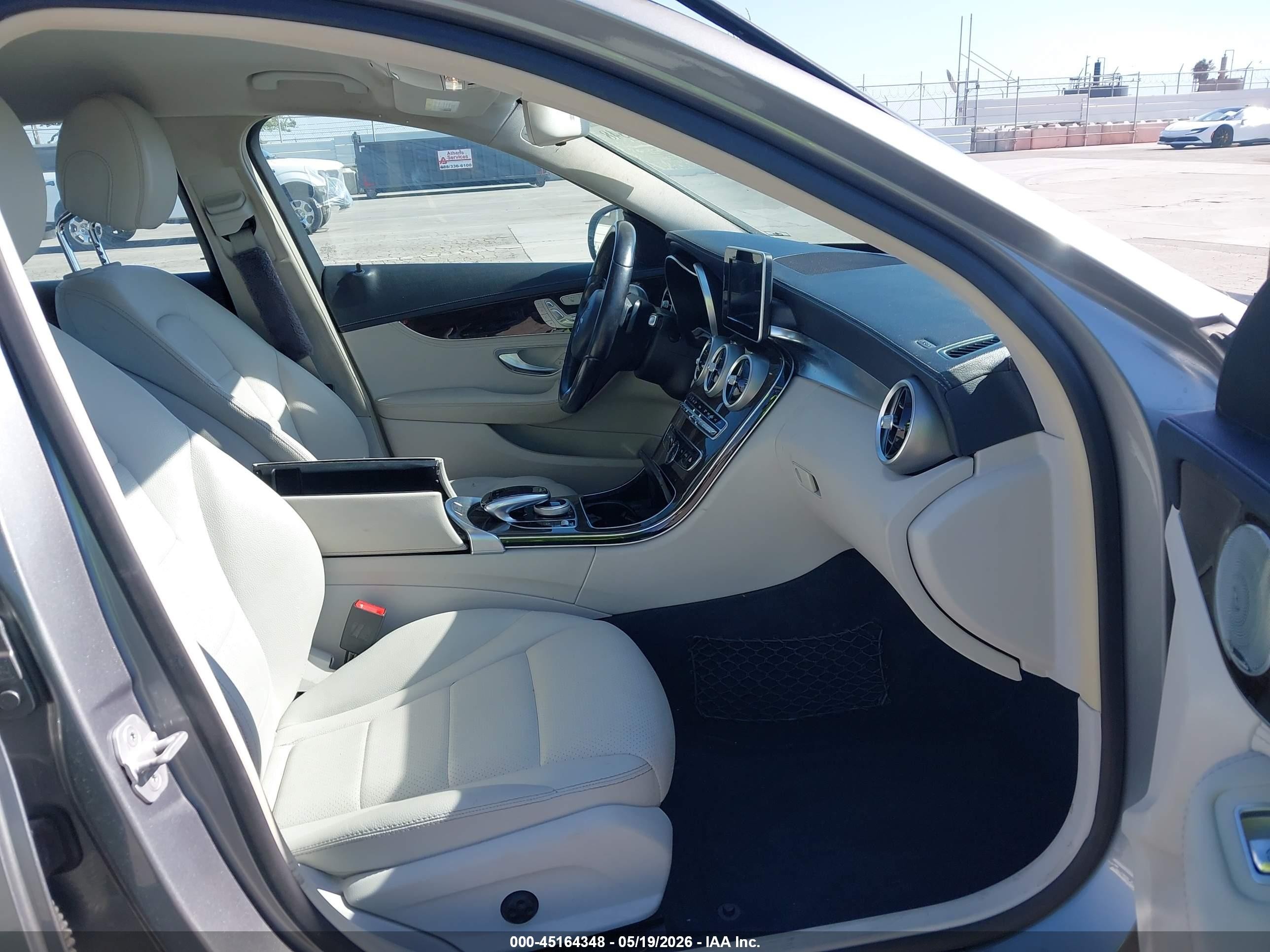 2015 Mercedes-benz C 300 Luxury Silver vin: 55SWF4JB6FU085242