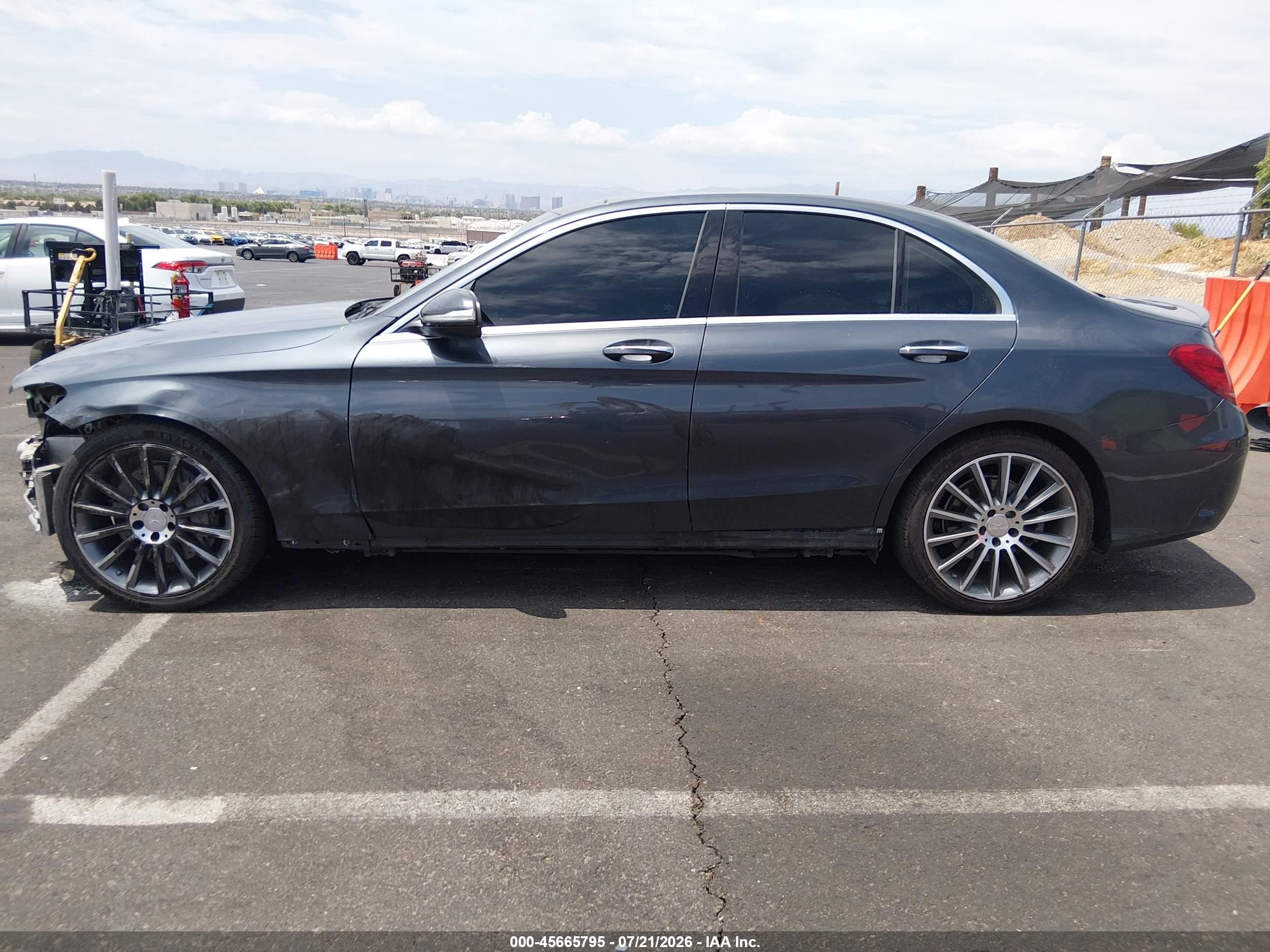2015 Mercedes-benz C 300 Sport Черный vin: 55SWF4JB6FU090182