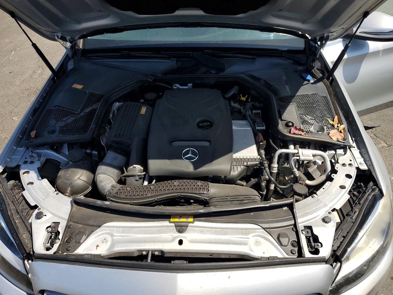 2016 Mercedes-benz C 300 Silver vin: 55SWF4JB6GU118497