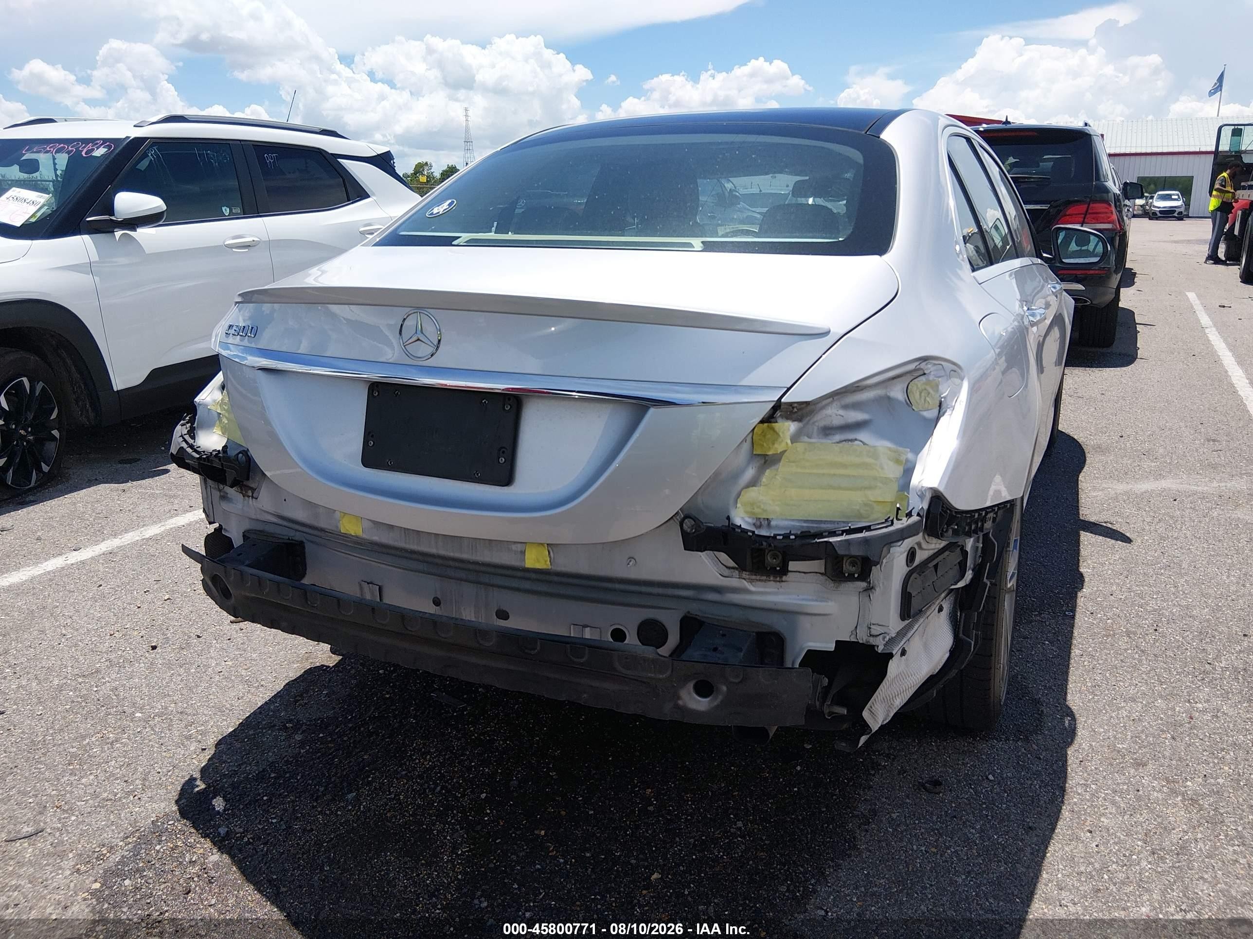 2016 Mercedes-benz C 300   Silver vin: 55SWF4JB6GU171779