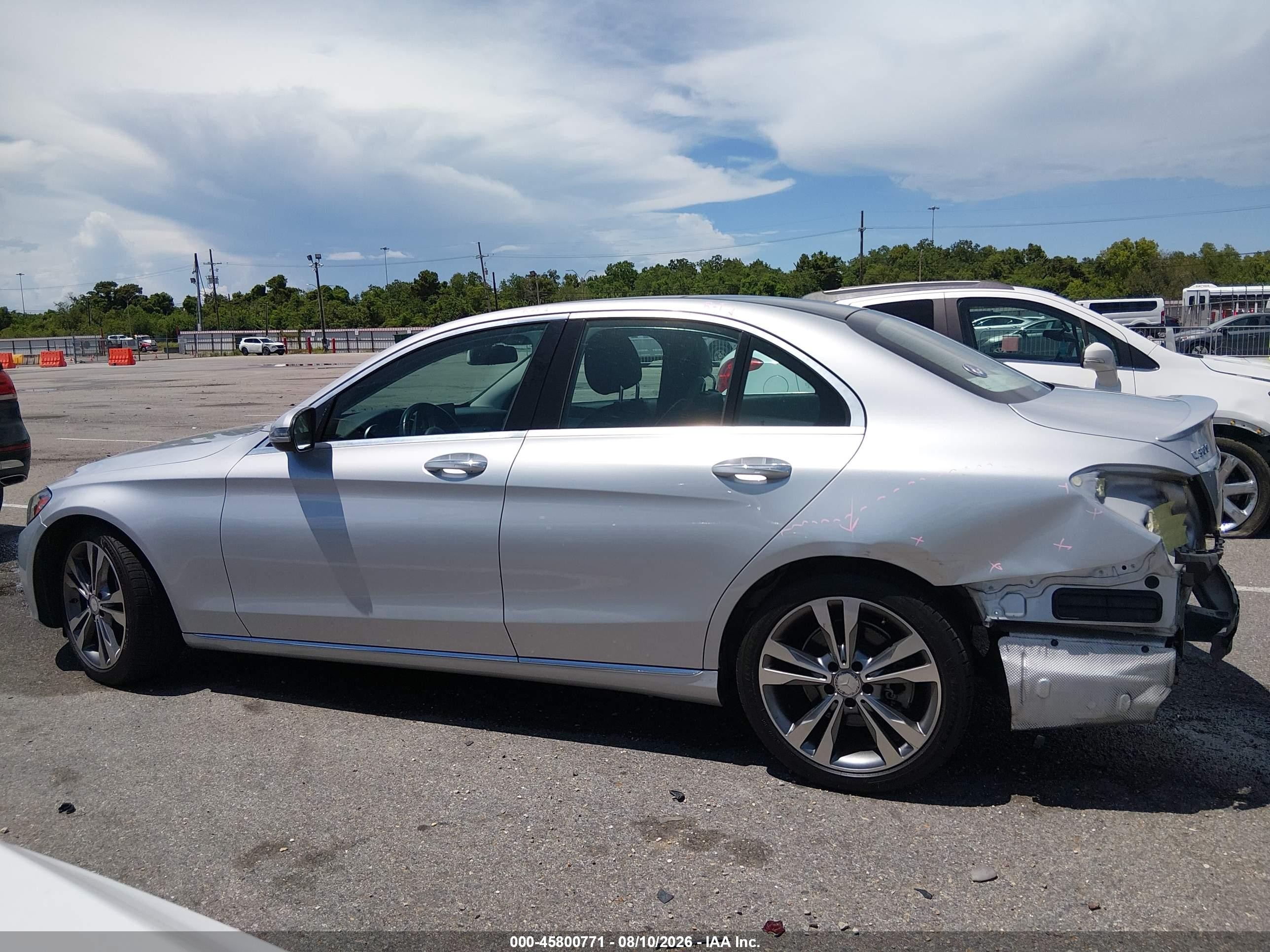 2016 Mercedes-benz C 300   Silver vin: 55SWF4JB6GU171779