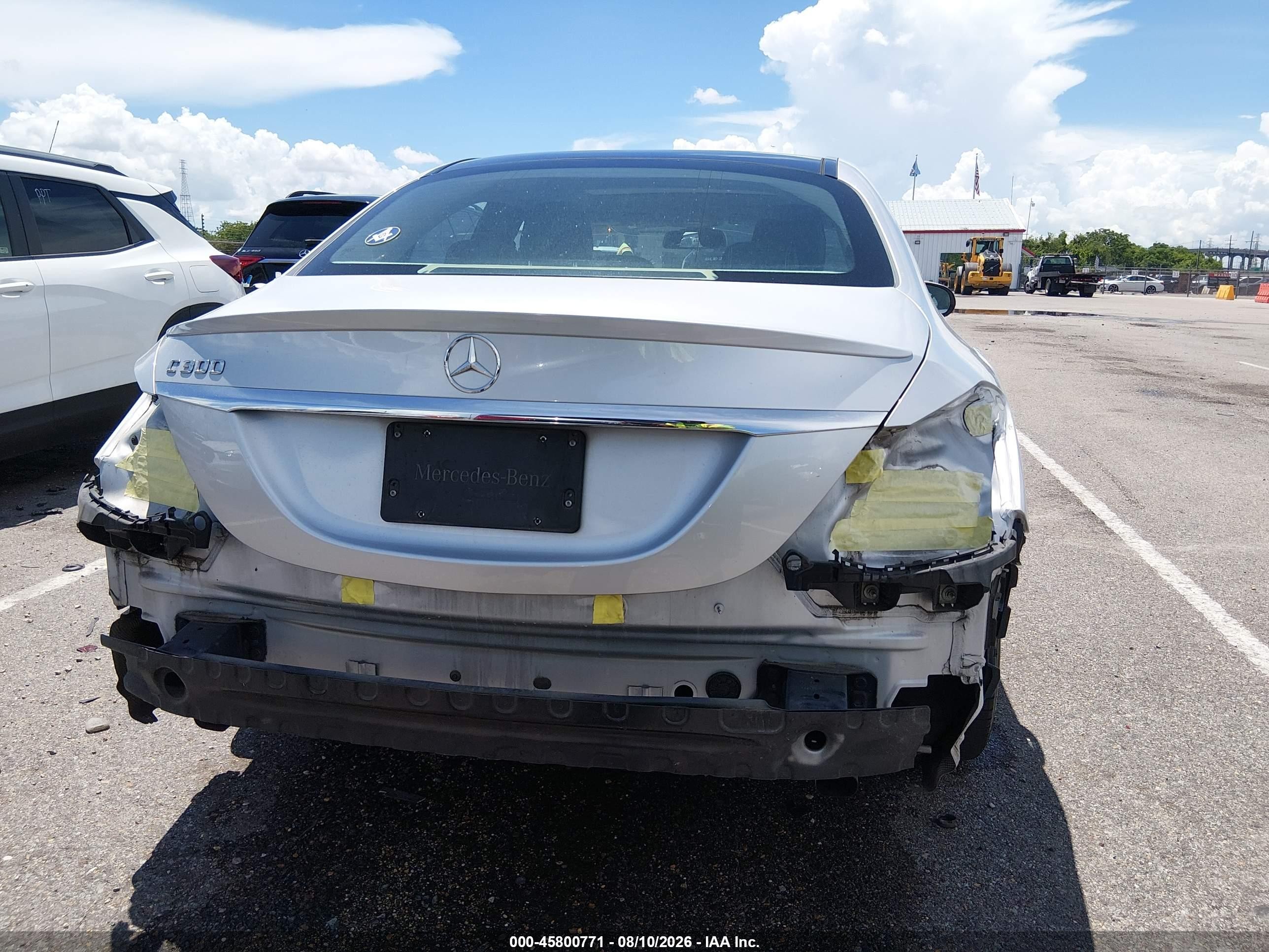 2016 Mercedes-benz C 300   Silver vin: 55SWF4JB6GU171779