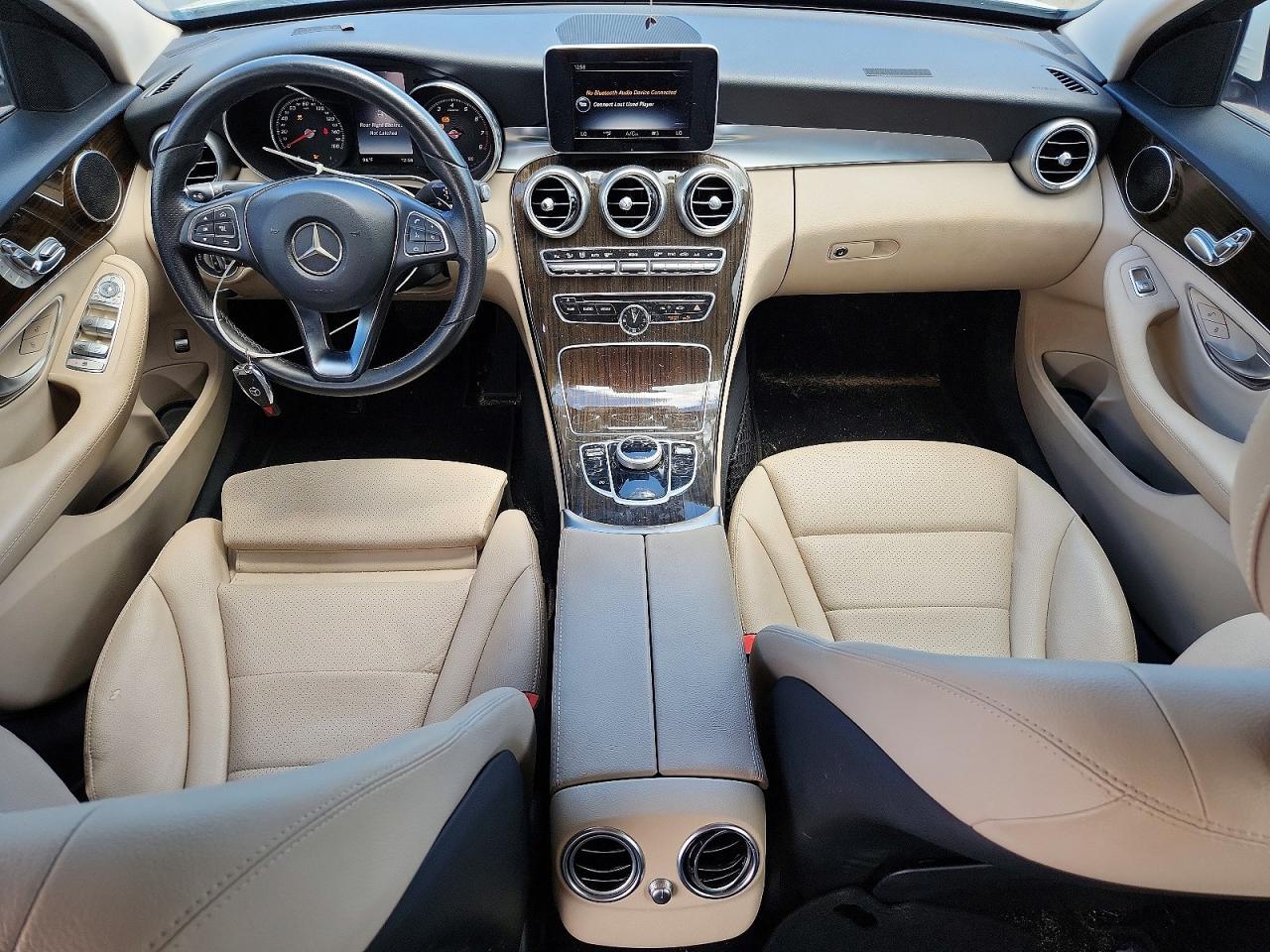 2017 Mercedes-benz C 300 White vin: 55SWF4JB6HU219637