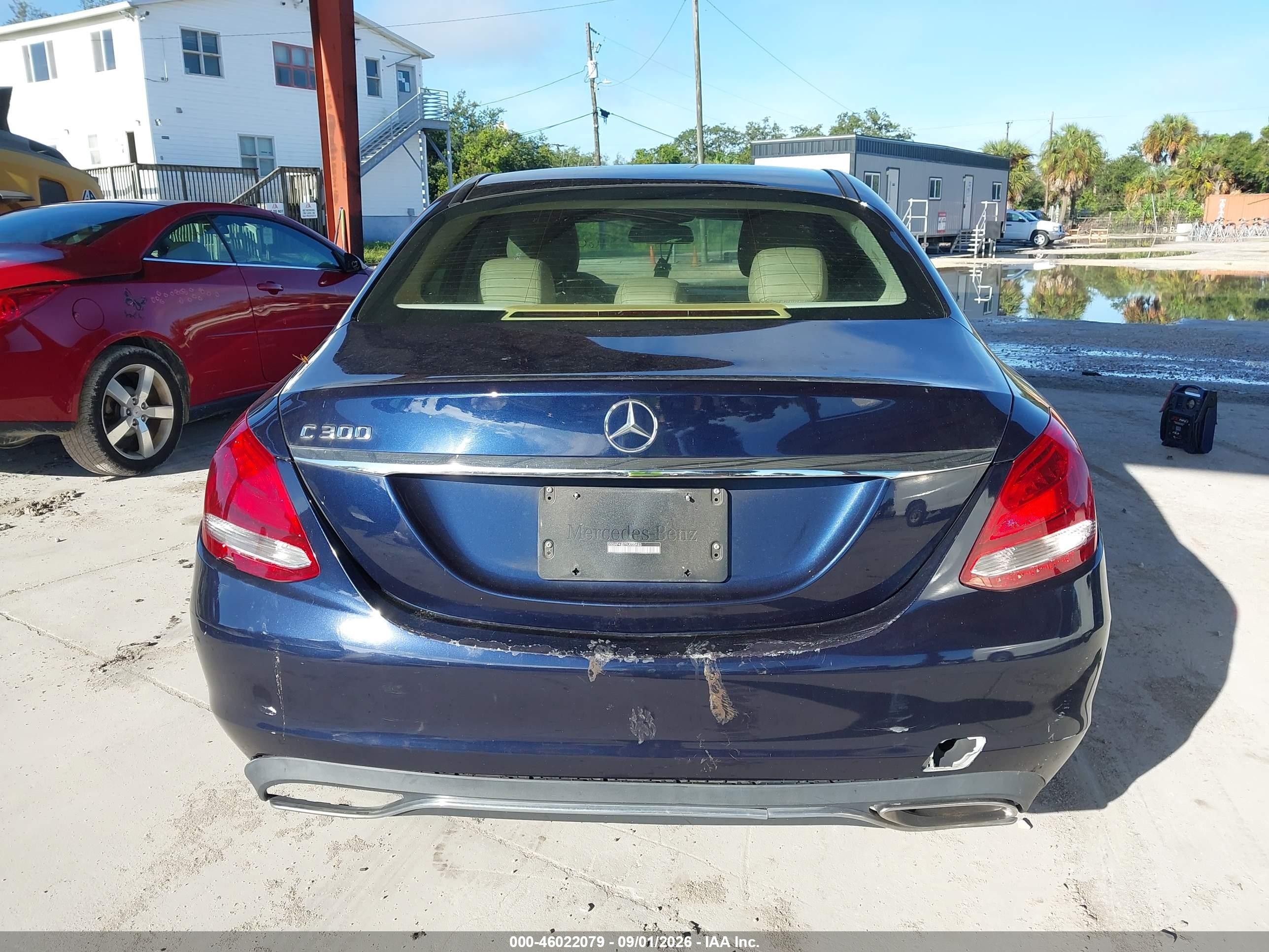2015 Mercedes-benz C 300   Dark Blue vin: 55SWF4JB7FU050483
