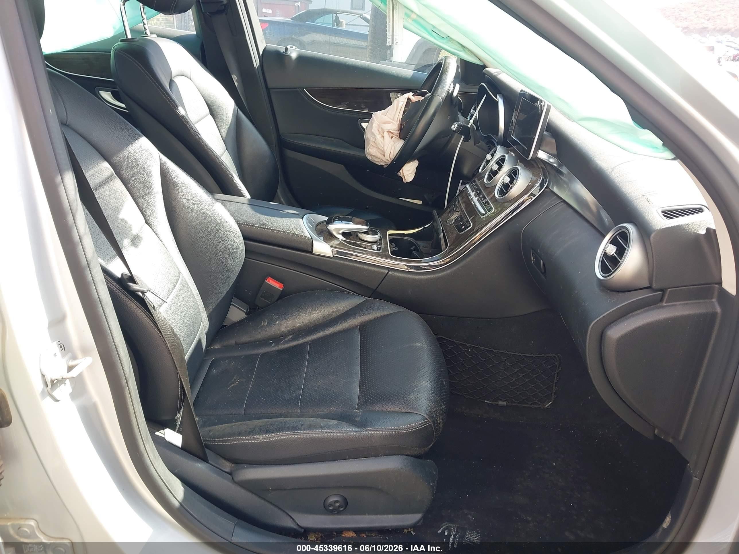 2015 Mercedes-benz C 300   Silver vin: 55SWF4JB7FU054405