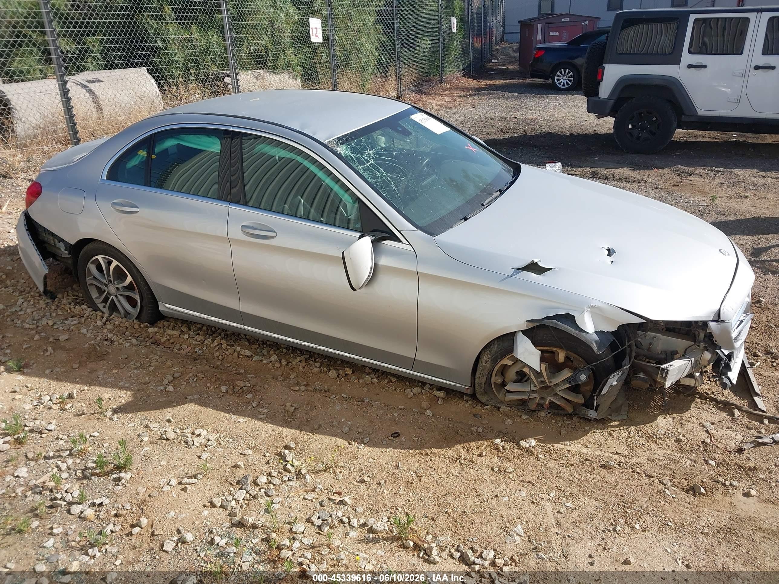 2015 Mercedes-benz C 300   Silver vin: 55SWF4JB7FU054405